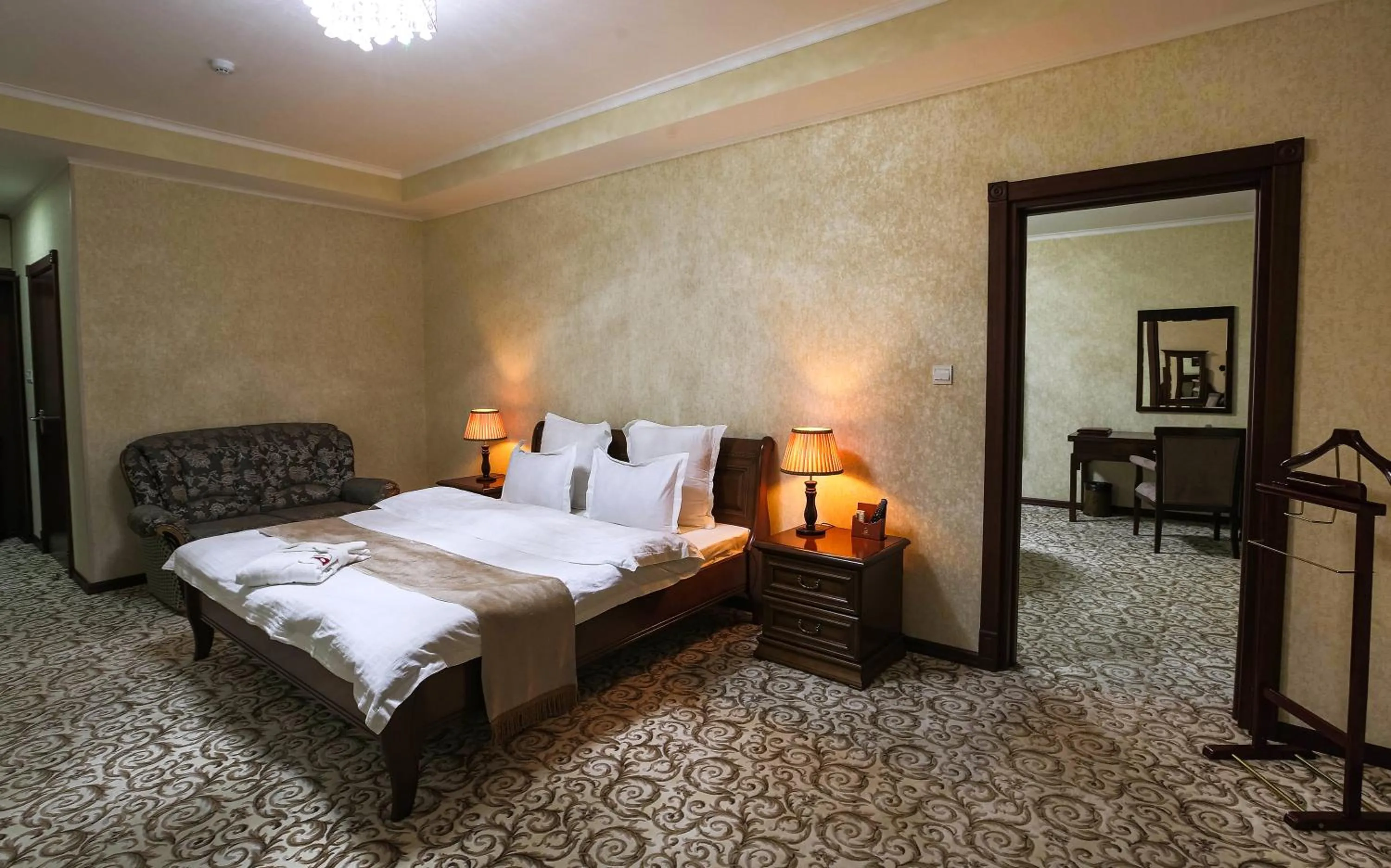 Bedroom in Zargaron Plaza