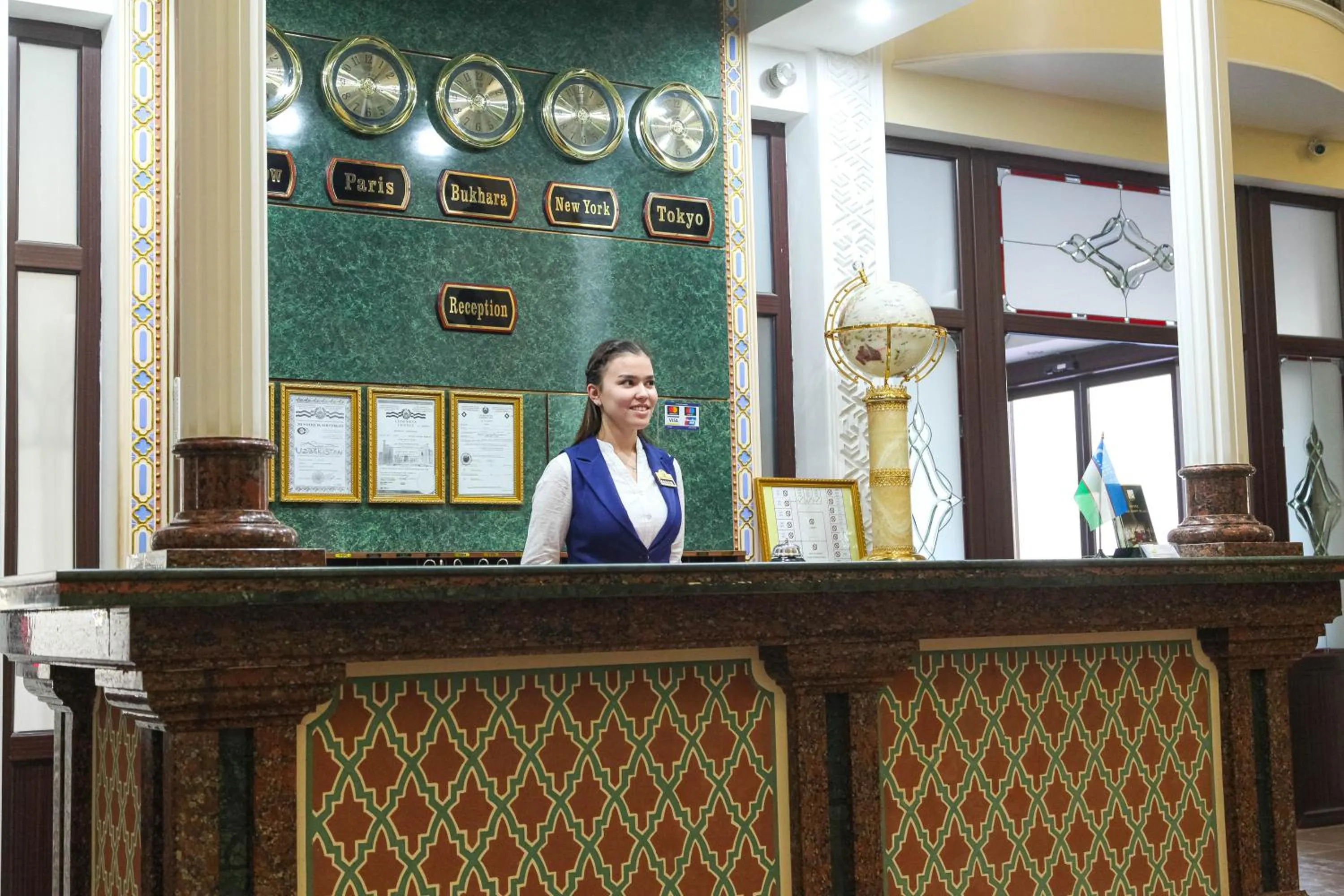 Lobby or reception in Zargaron Plaza