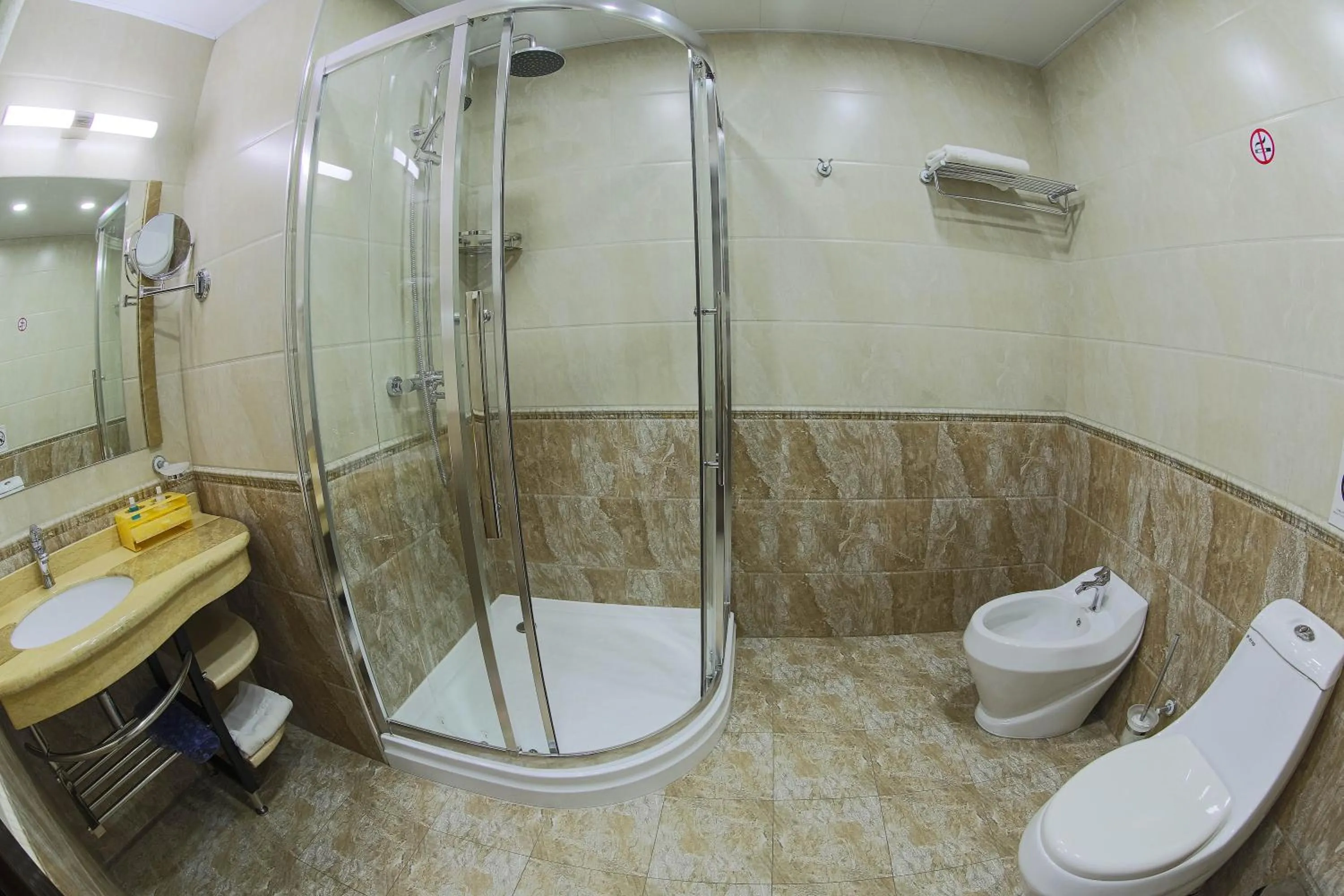 Shower in Zargaron Plaza