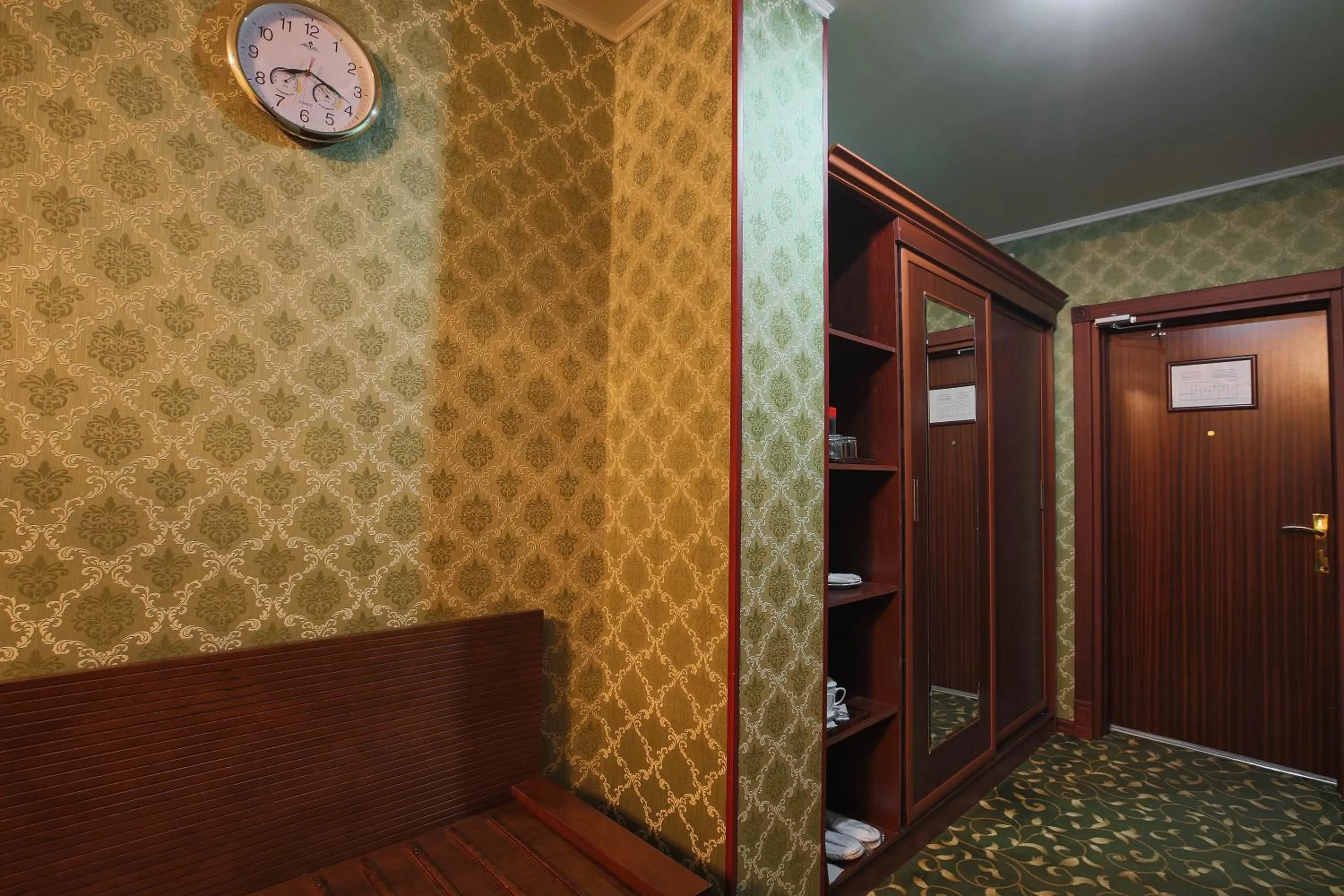 wardrobe in Zargaron Plaza