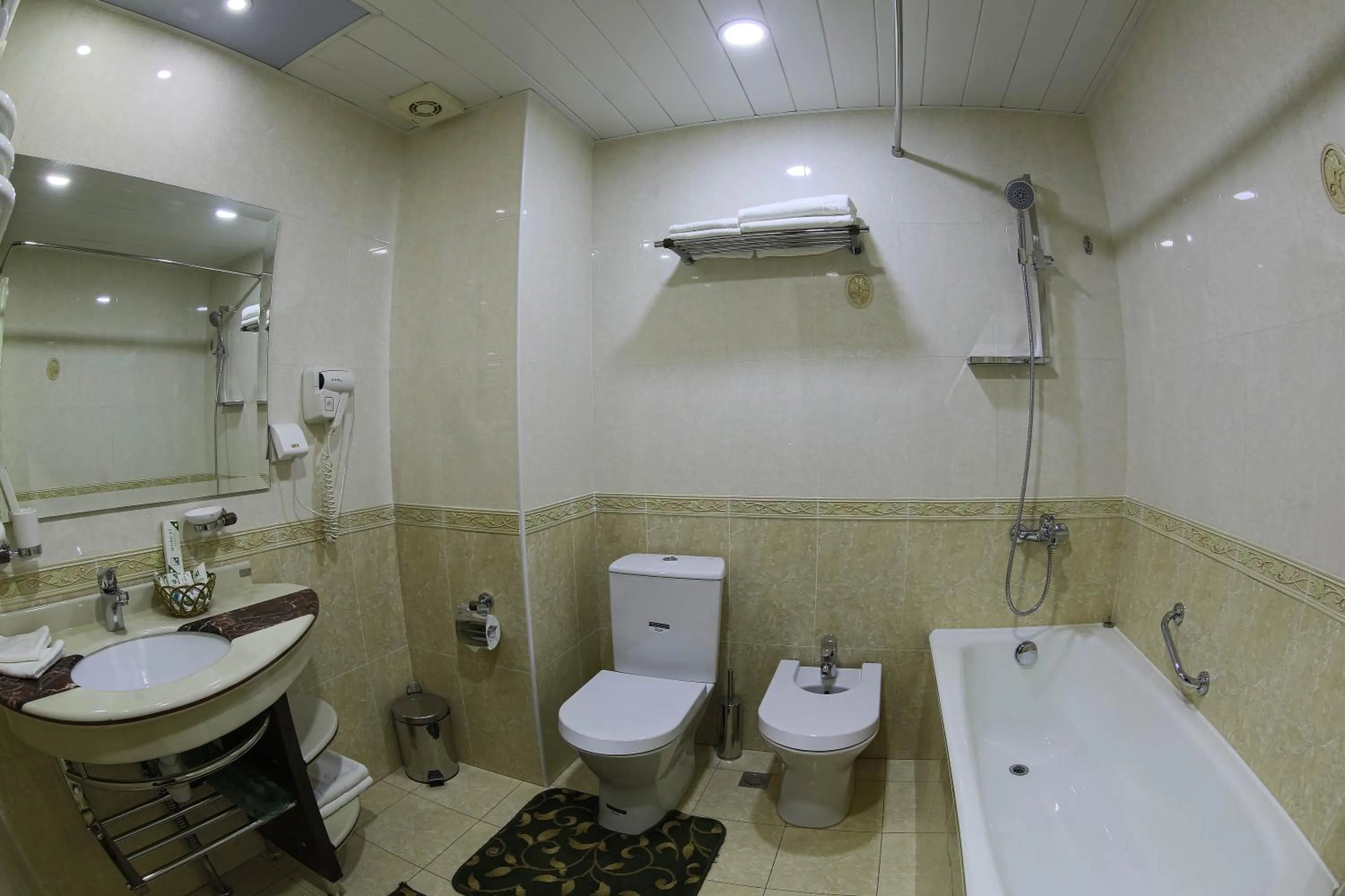 Bath in Zargaron Plaza