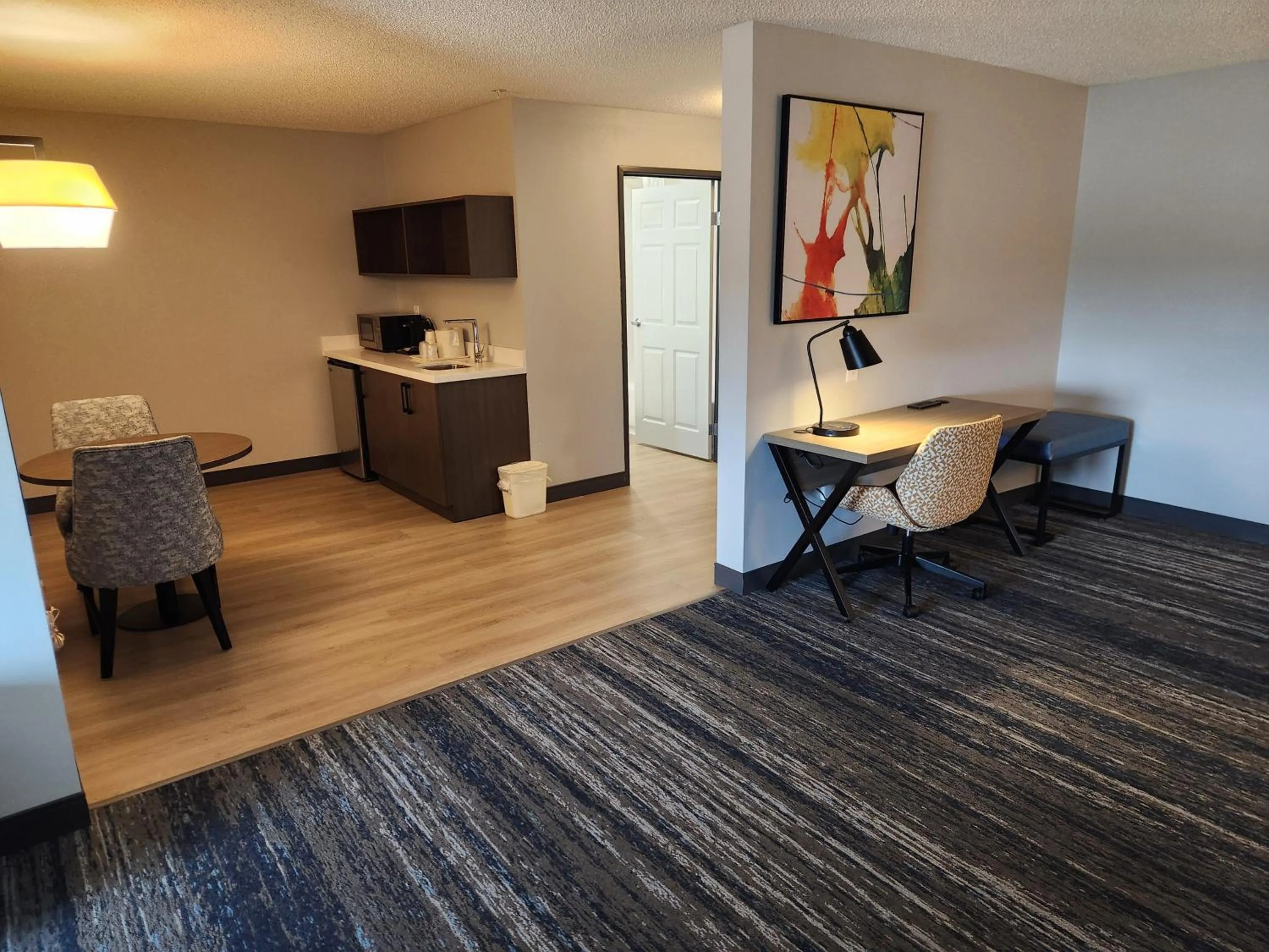 Property building in La Quinta by Wyndham Warner Robins - Robins AFB