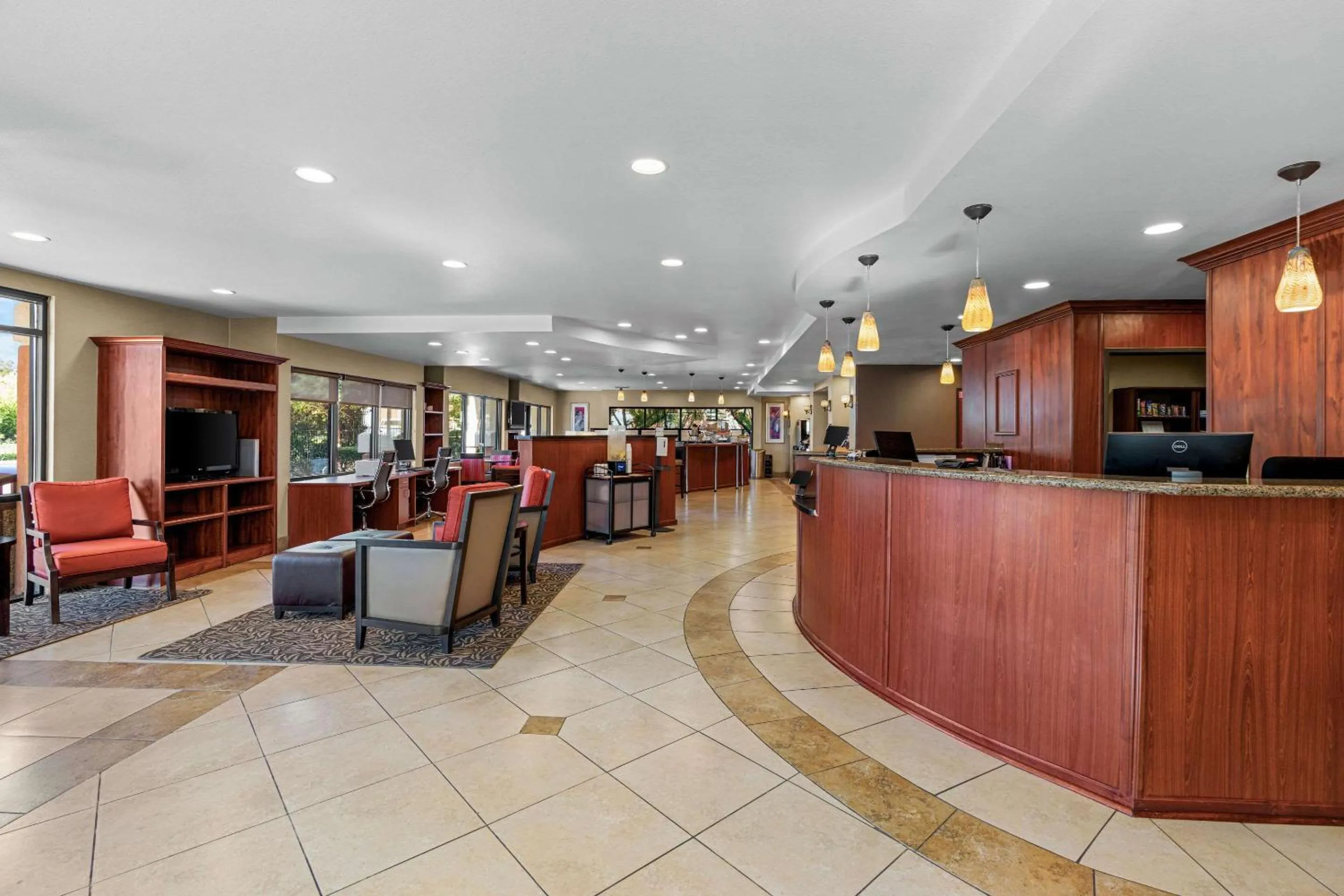 Lobby or reception in Comfort Suites Vacaville-Napa Valley Area