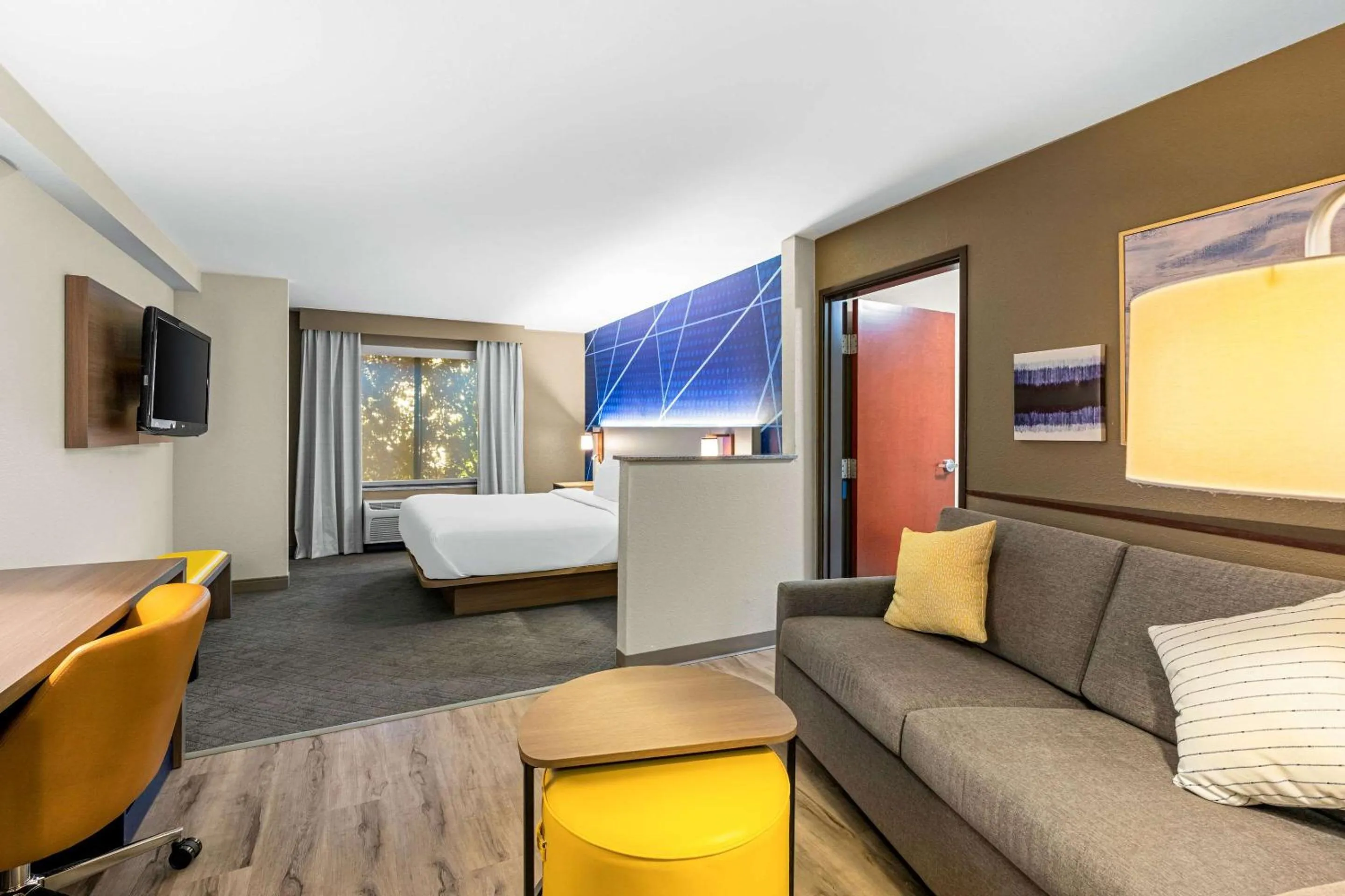 Bedroom, Bed in Comfort Suites Vacaville-Napa Valley Area