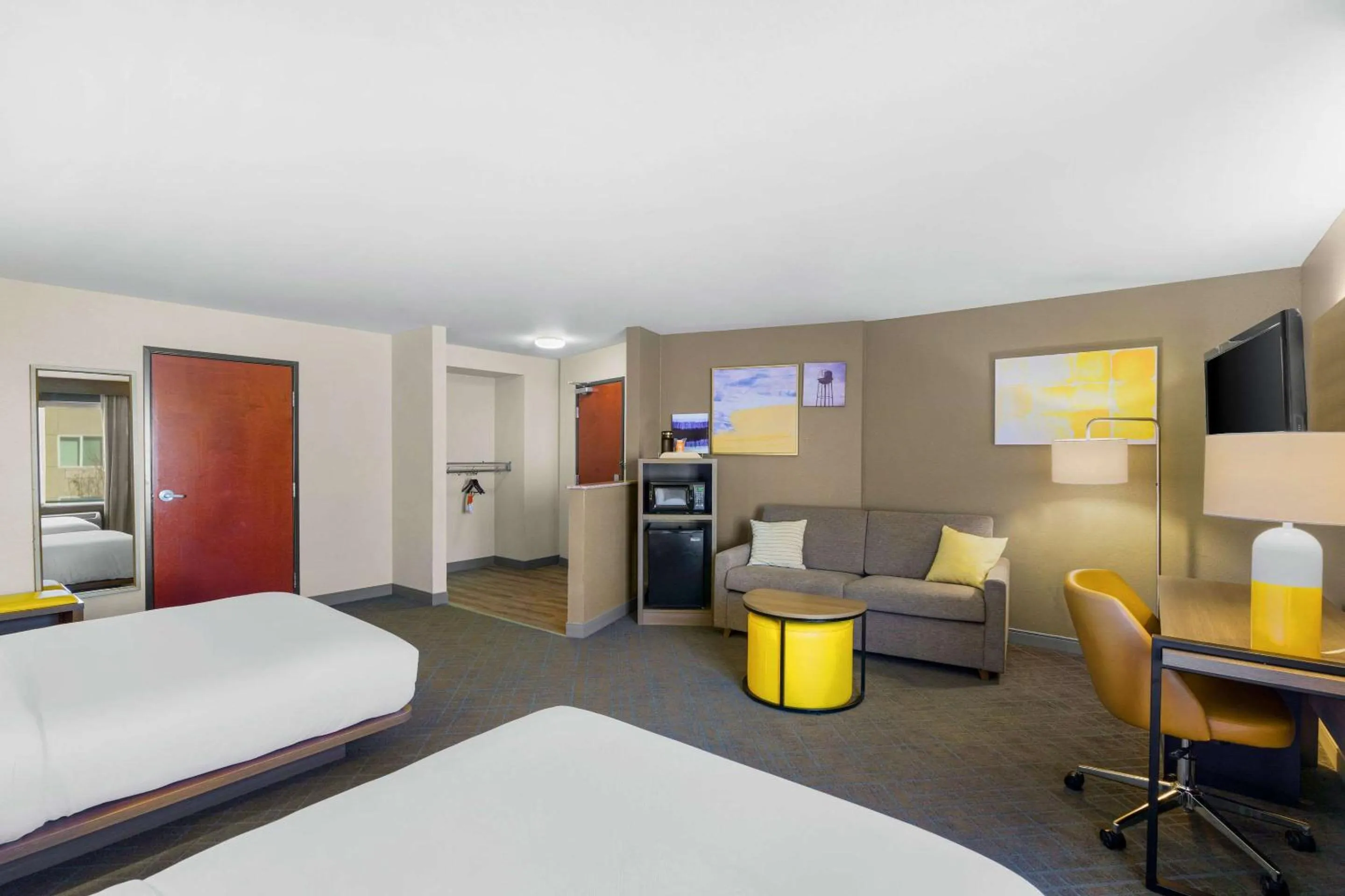 Bedroom, Bed in Comfort Suites Vacaville-Napa Valley Area