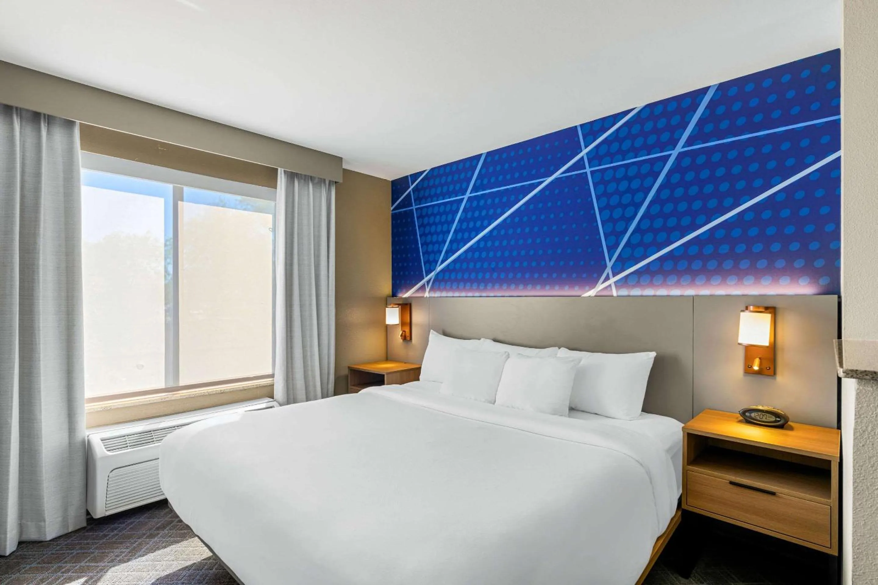 Bedroom, Bed in Comfort Suites Vacaville-Napa Valley Area