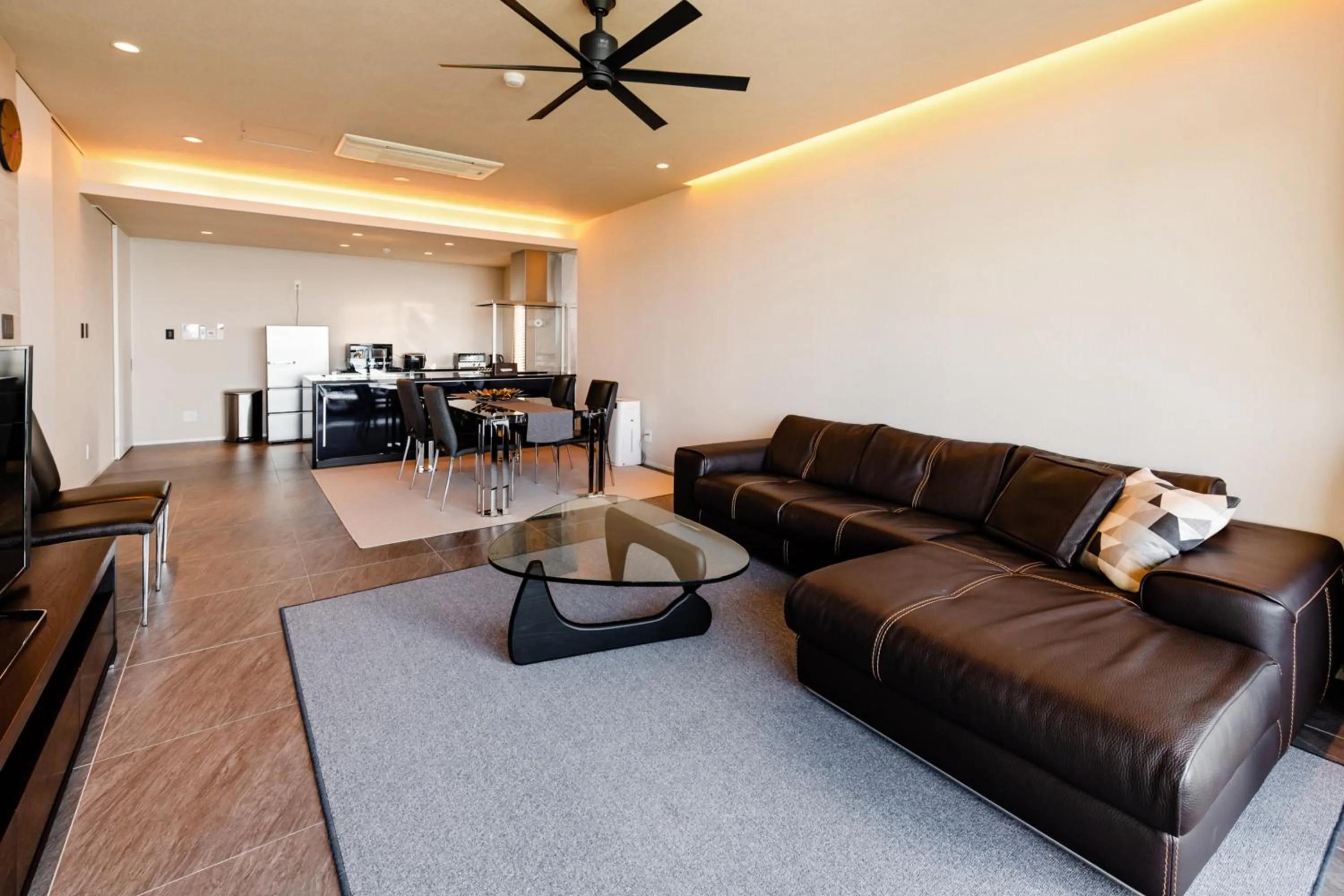 Dining area in Condominium NOOSA