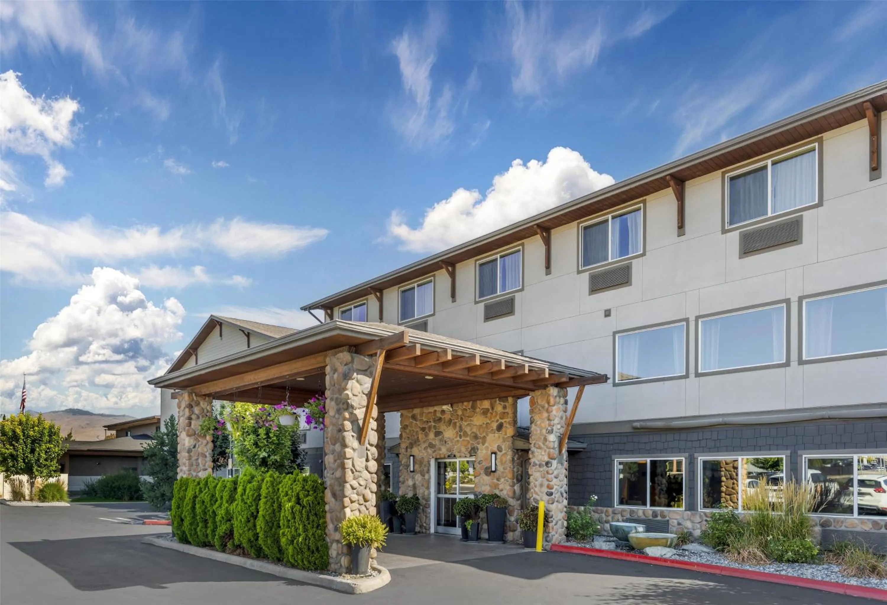 Property building in Best Western Plus Wenatchee Downtown Hotel