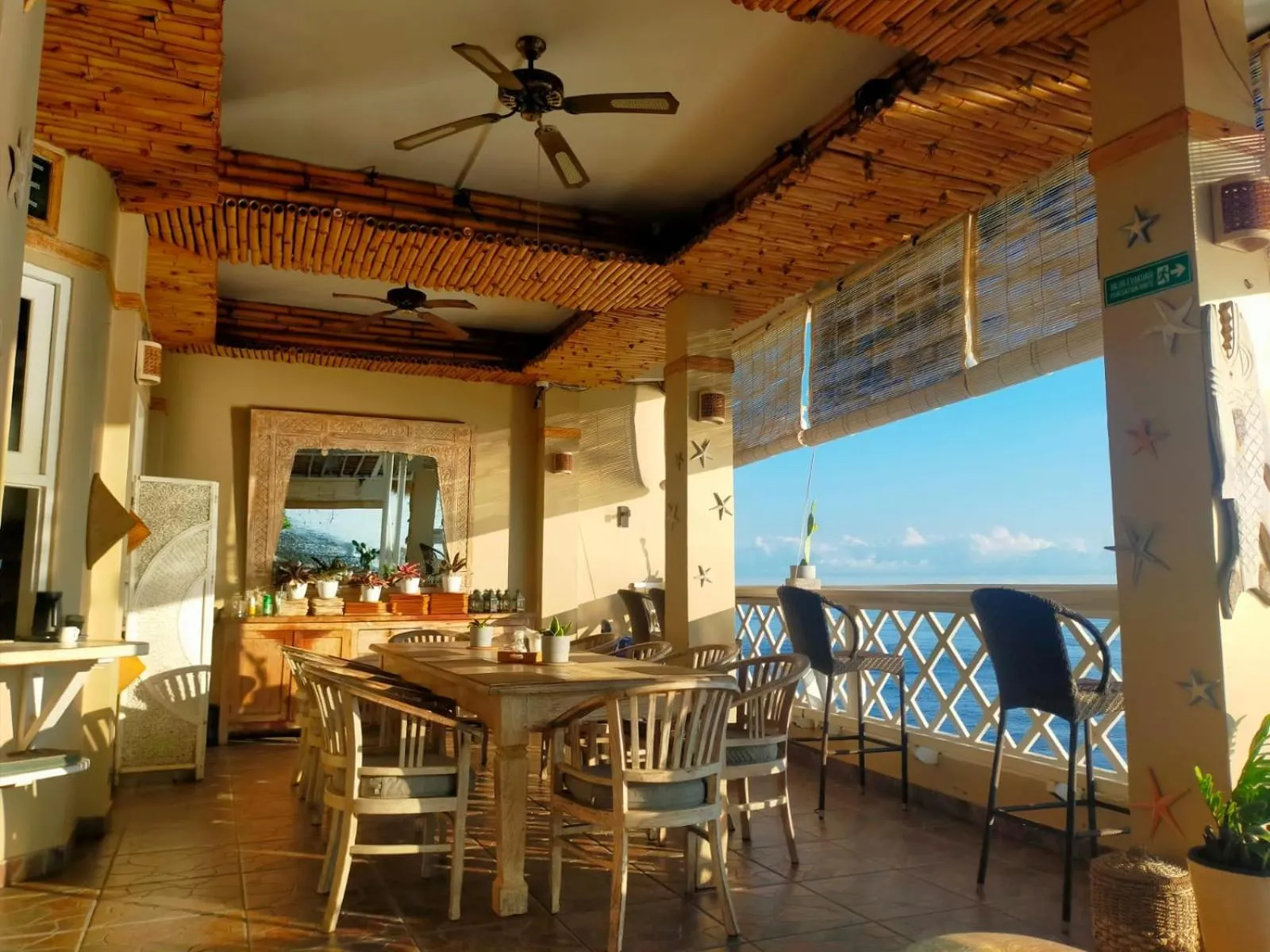 Restaurant/places to eat in Tauch Terminal Resort Tulamben & Spa