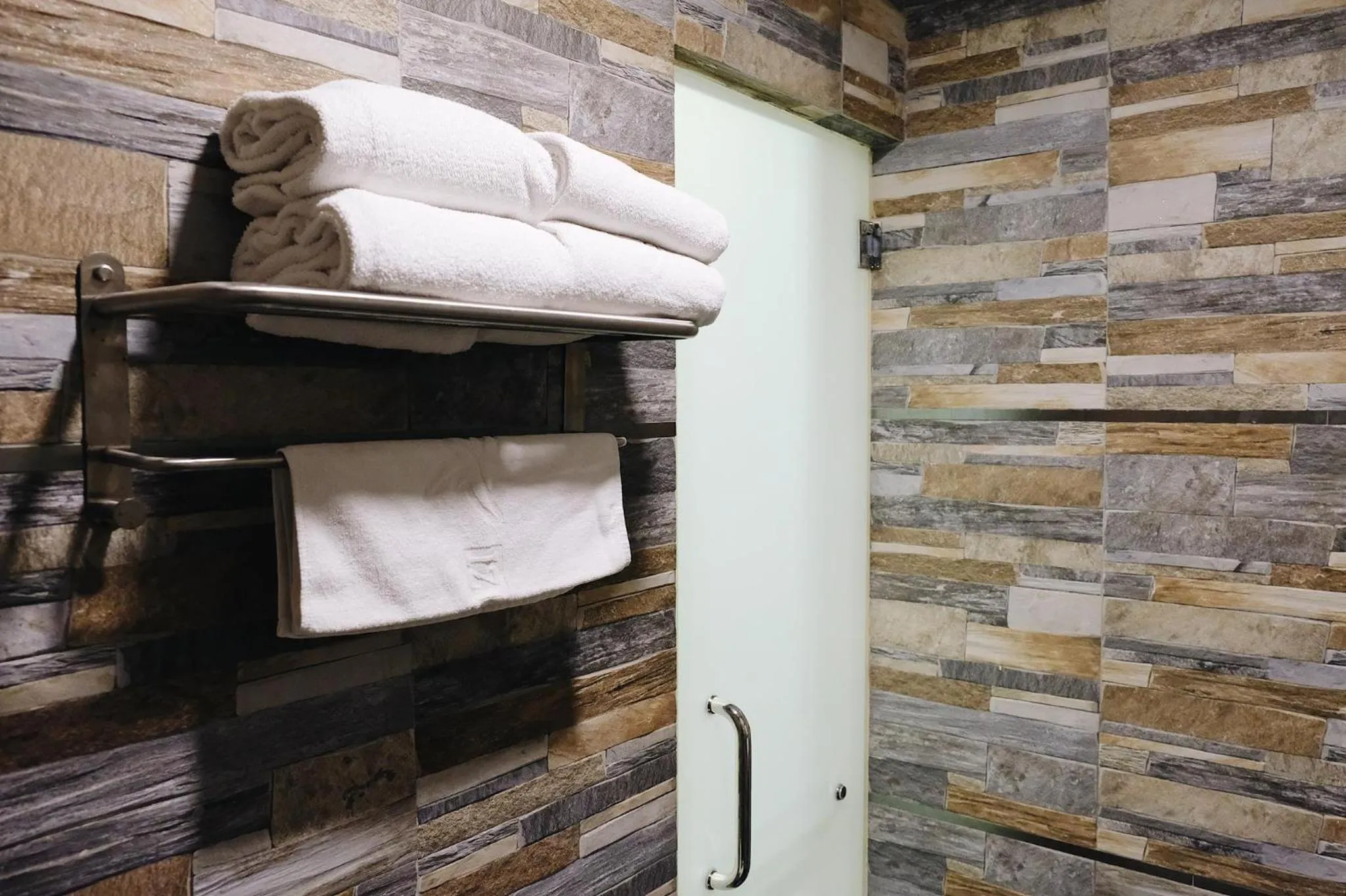 towels in Era Plus Hotel