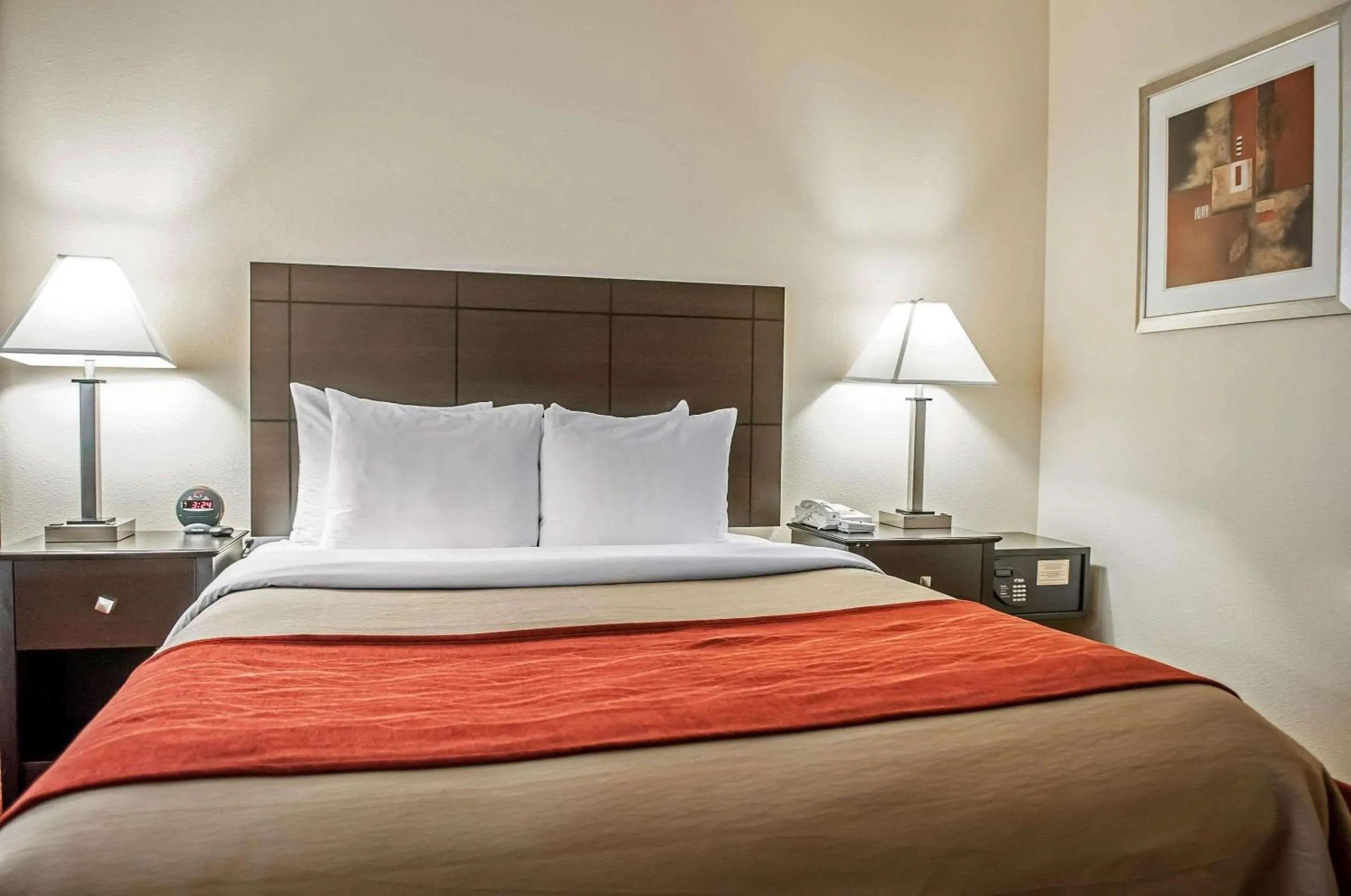 Bedroom, Bed in Quality Inn Rio Rancho - Albuquerque North Valley