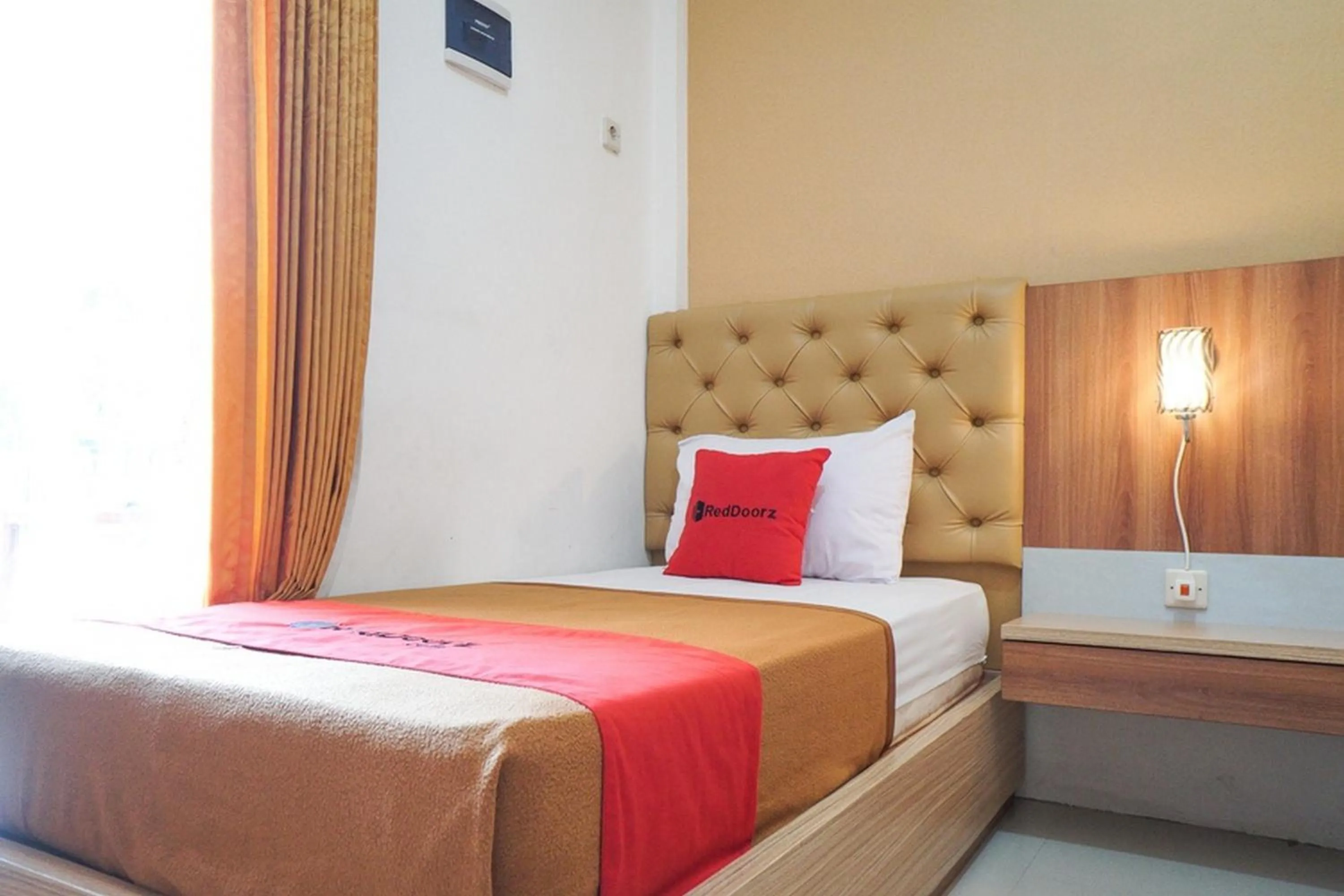 Bedroom in RedDoorz Syariah @ Buduran Sidoarjo