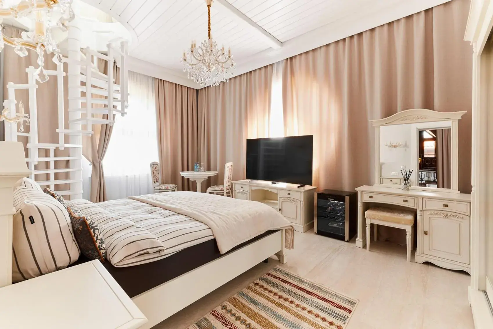 King Room with Spa Bath in Chateau Purcari King Room with Spa Bath in Chateau Purcari