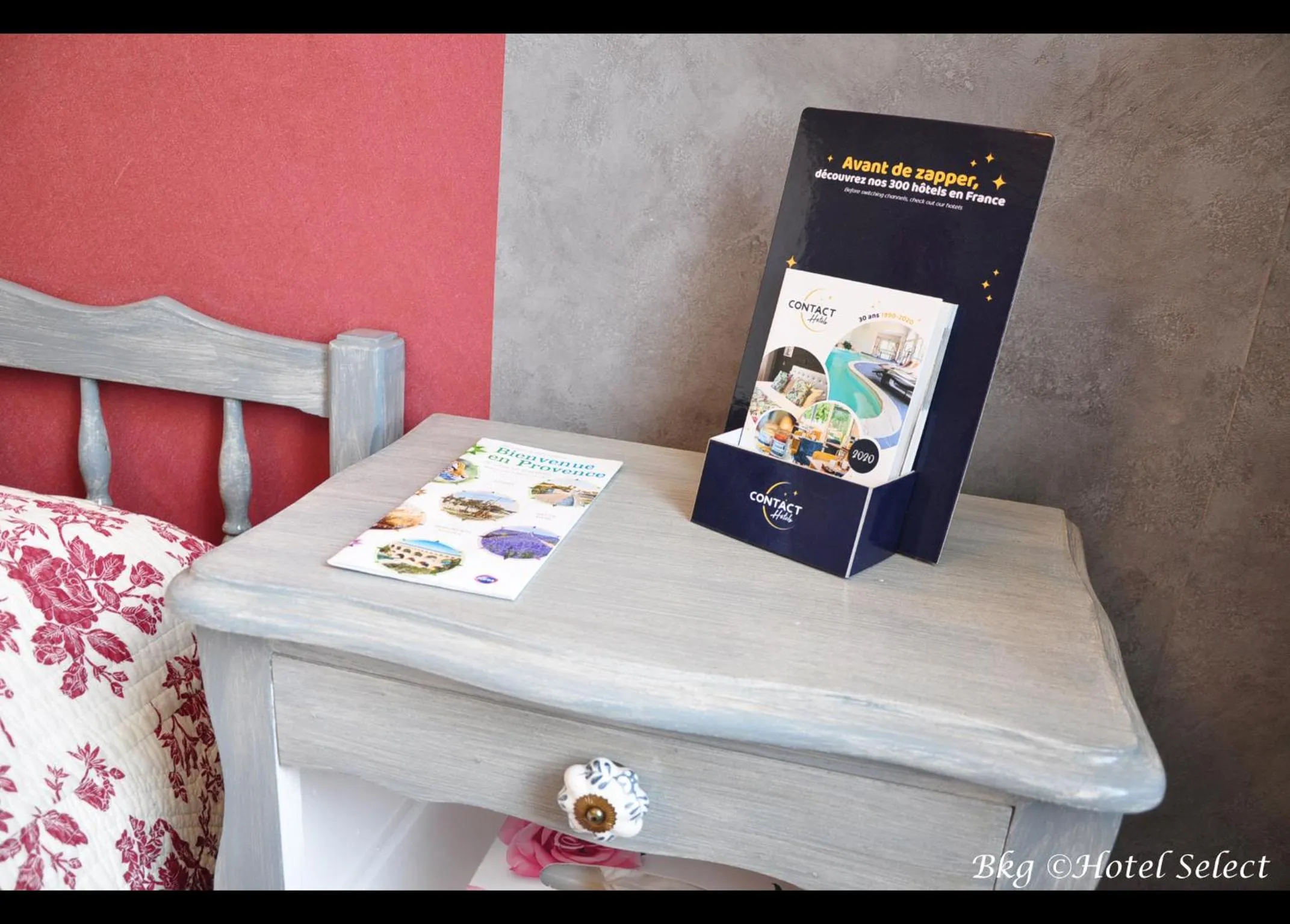 Property building in Hôtel Select