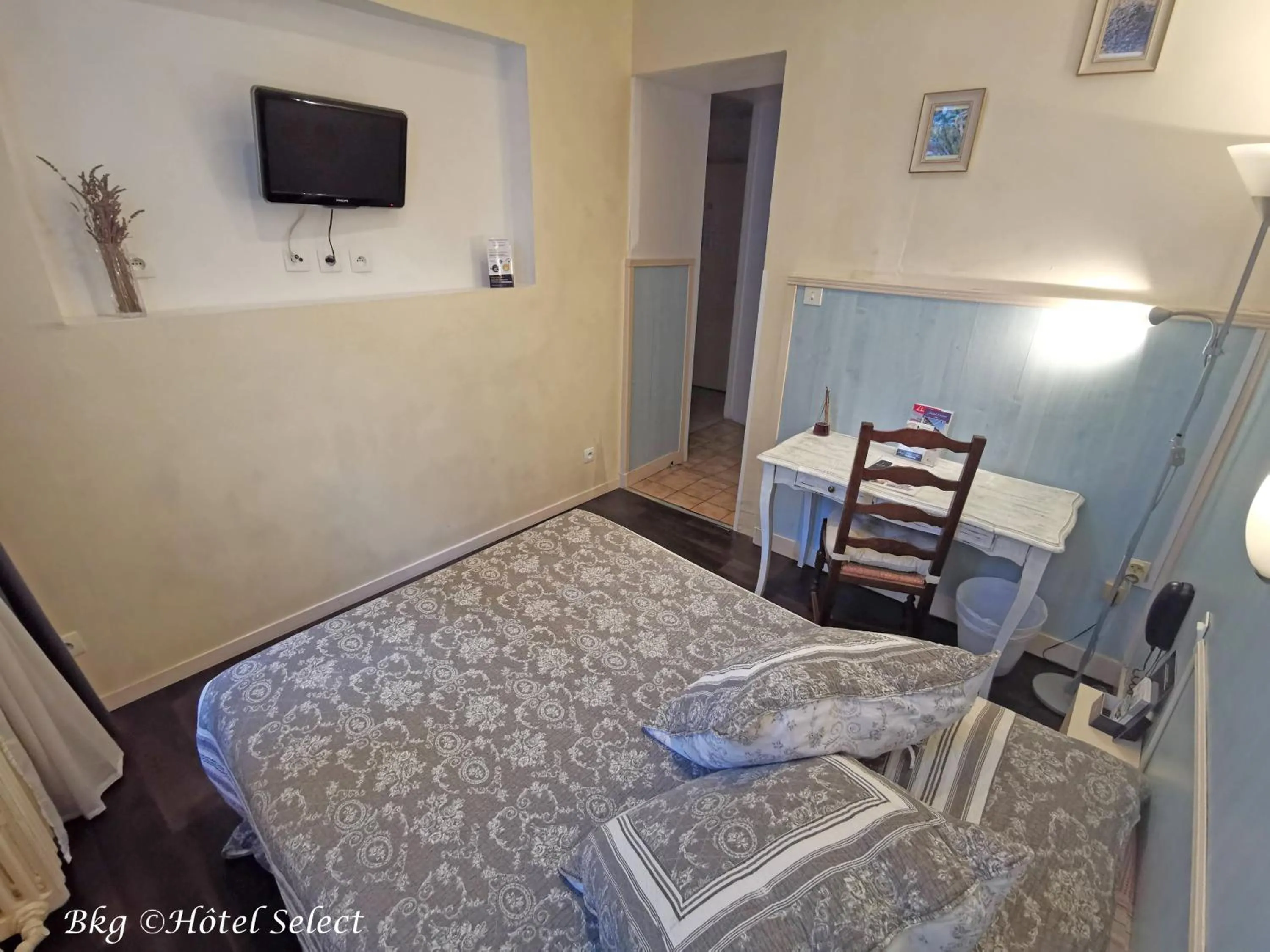 Bed in Hôtel Select