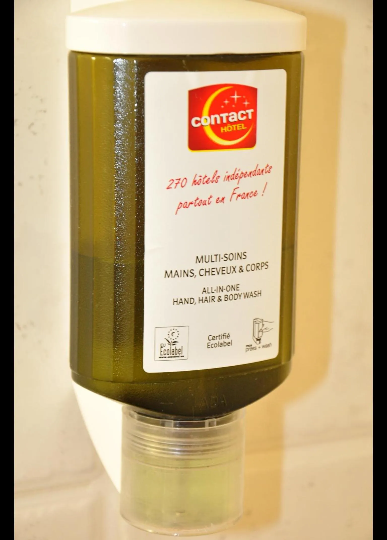 Shower in Hôtel Select