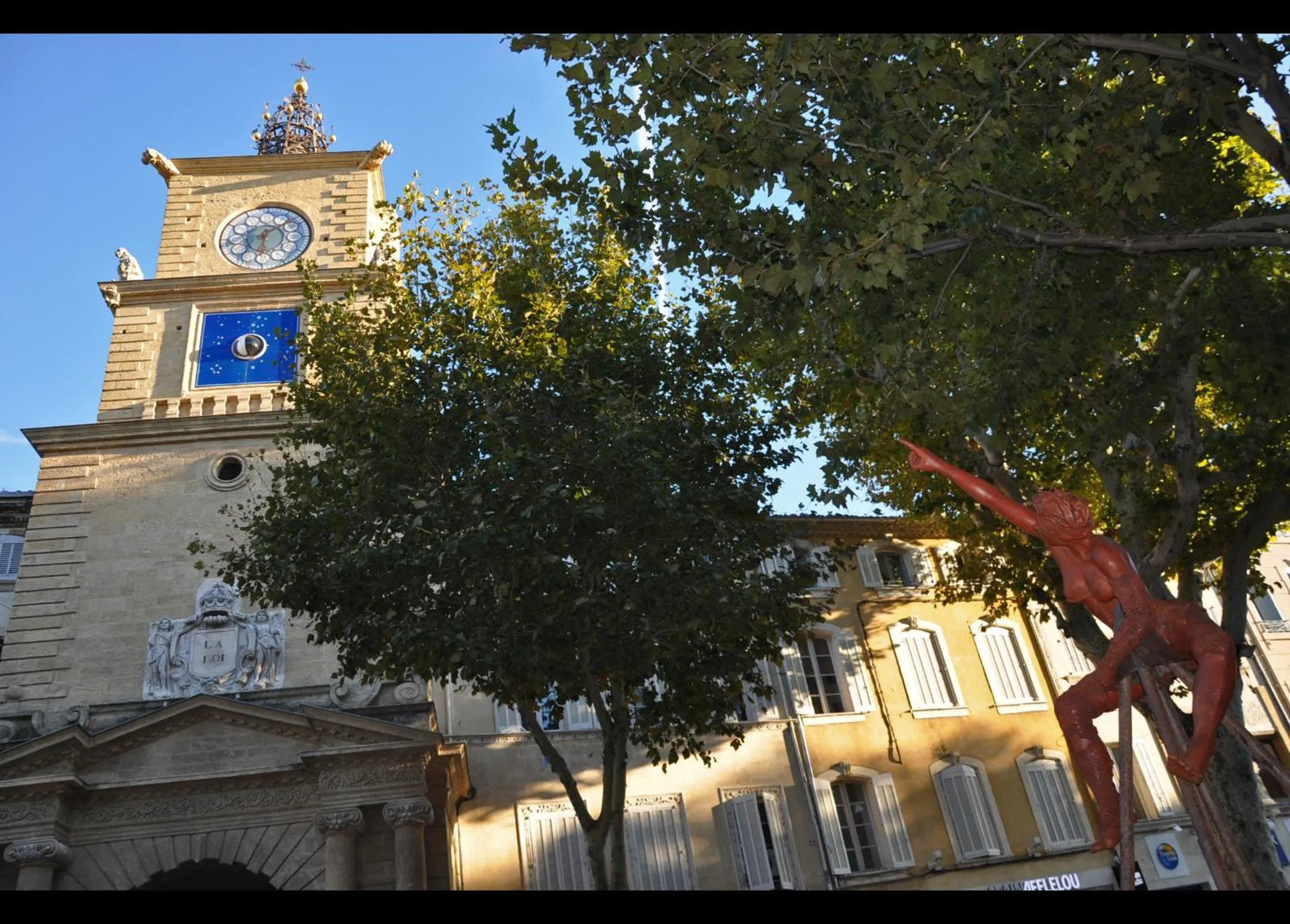 Nearby landmark in Hôtel Select
