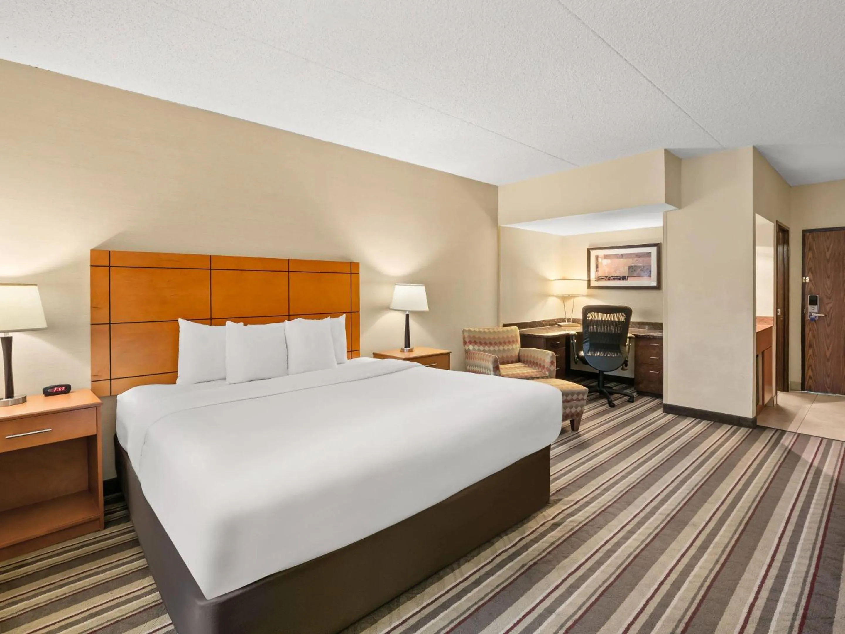 Bedroom, Bed in Comfort Inn Metro Airport