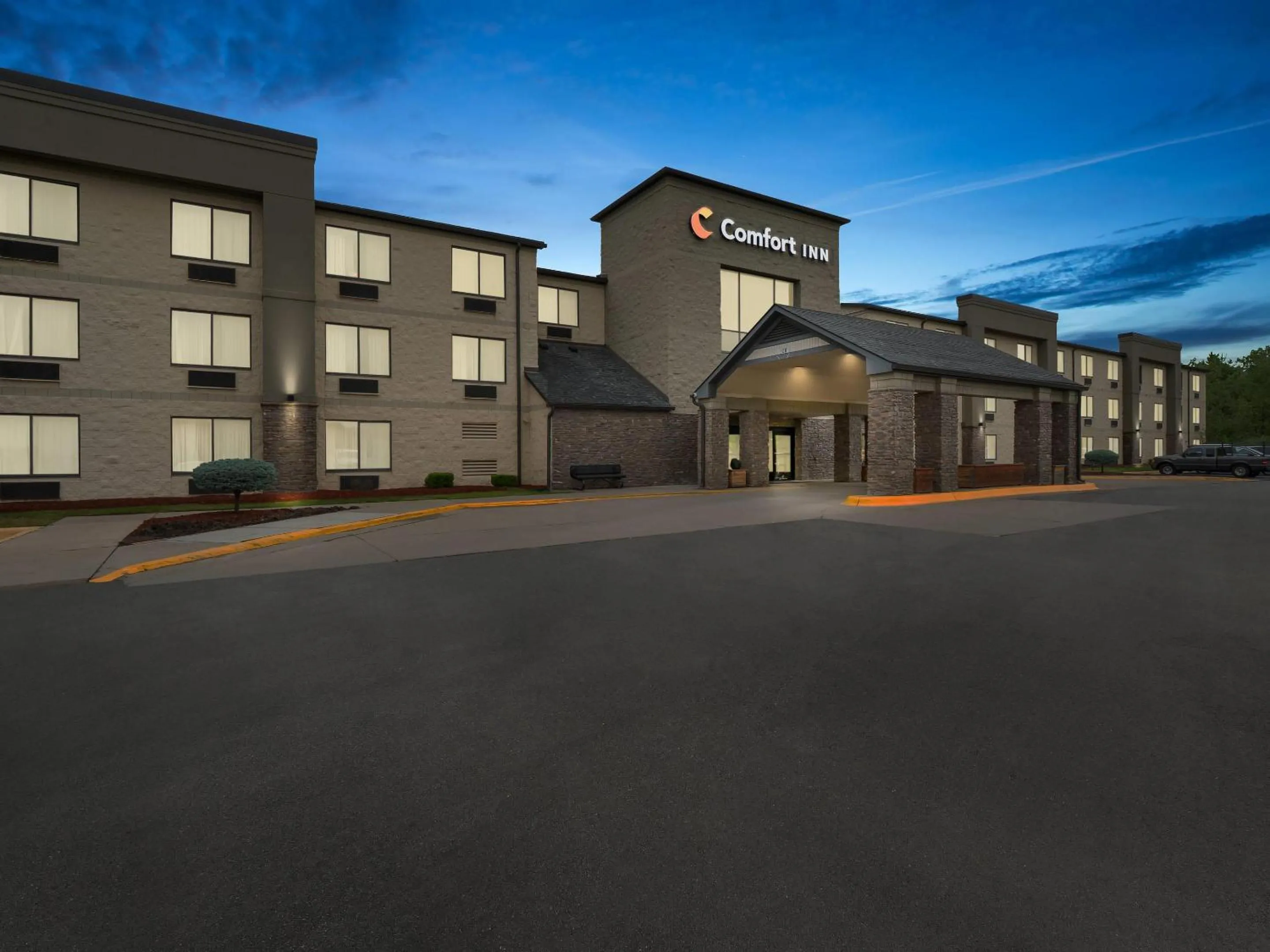 Property building in Comfort Inn Metro Airport