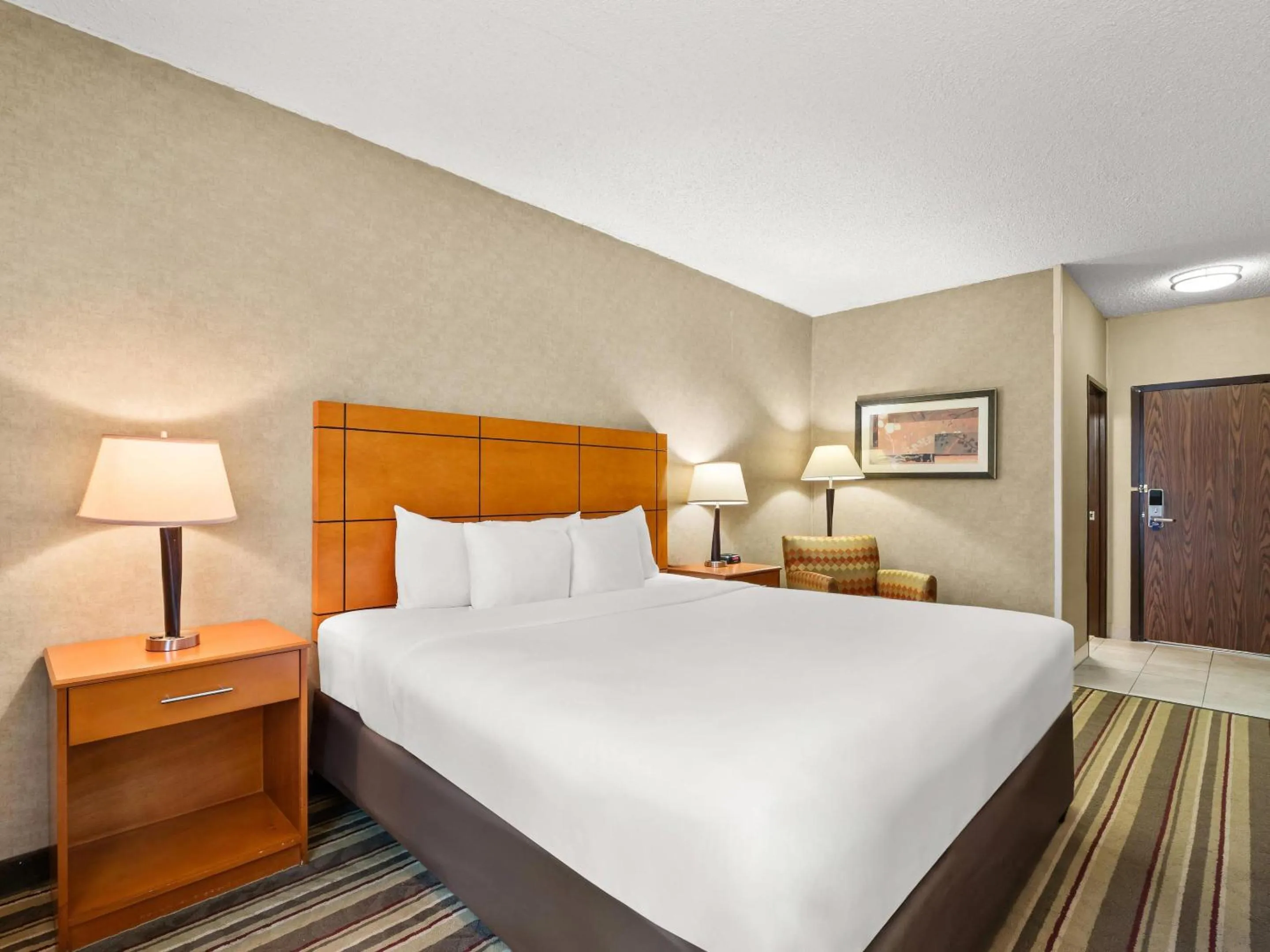 Bedroom, Bed in Comfort Inn Metro Airport