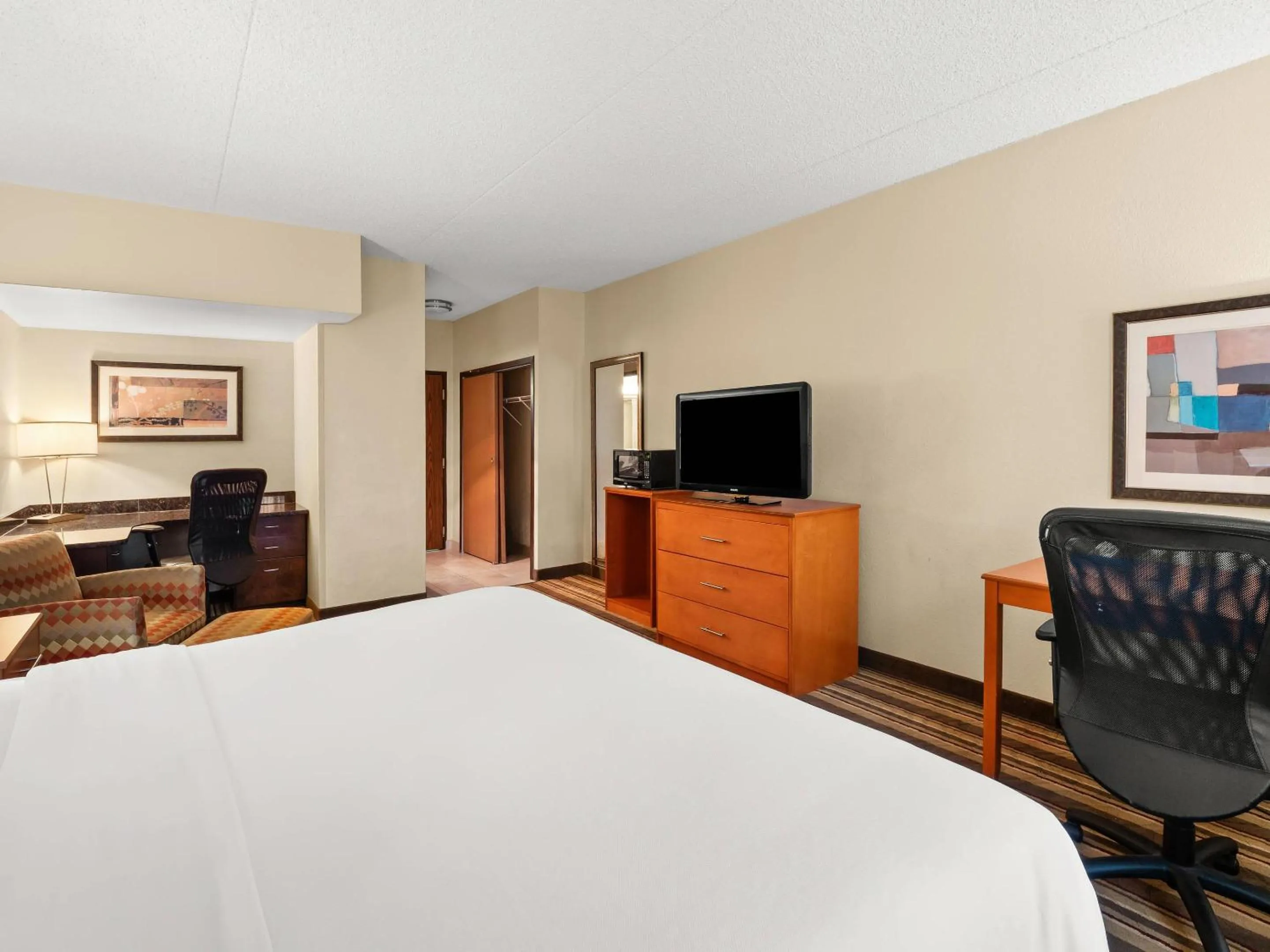 Bedroom, Bed in Comfort Inn Metro Airport