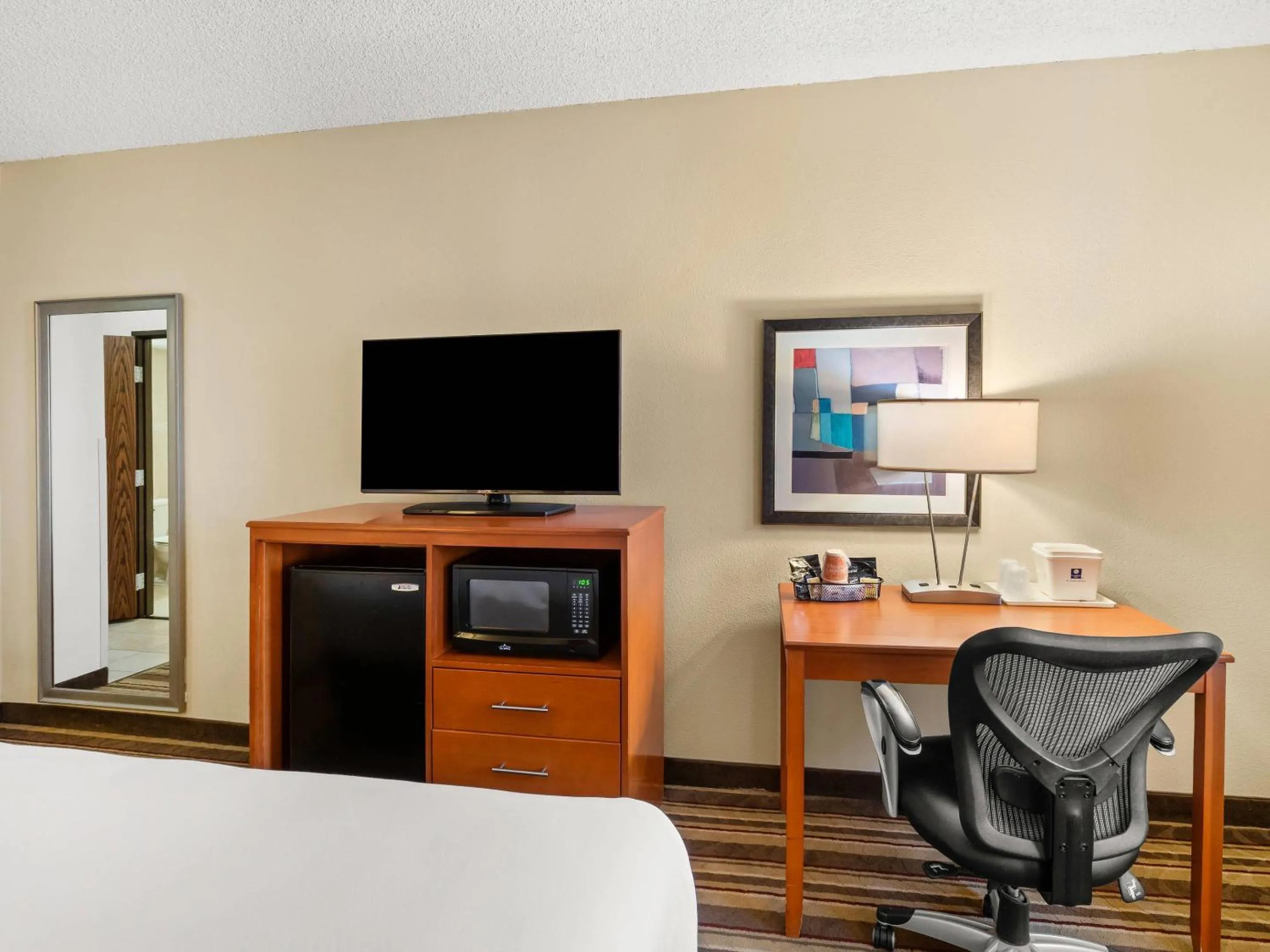 Bedroom, Bed in Comfort Inn Metro Airport