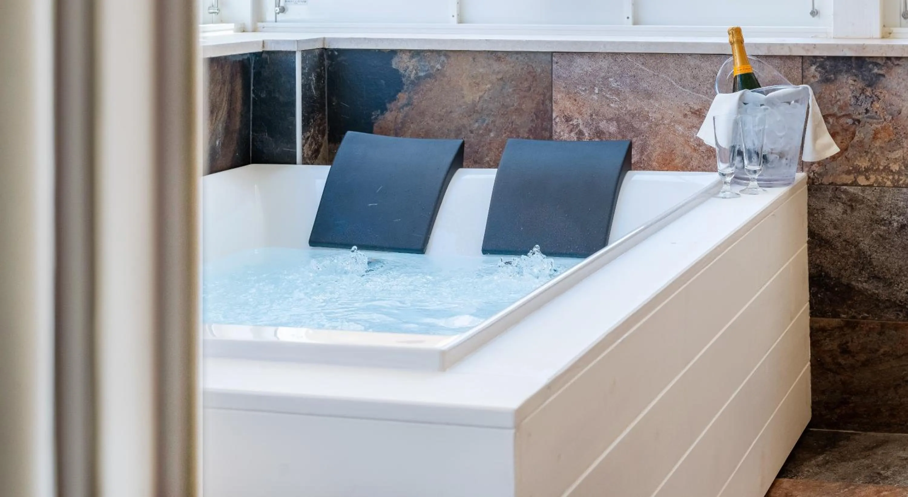 Hotel De La Ville Relais