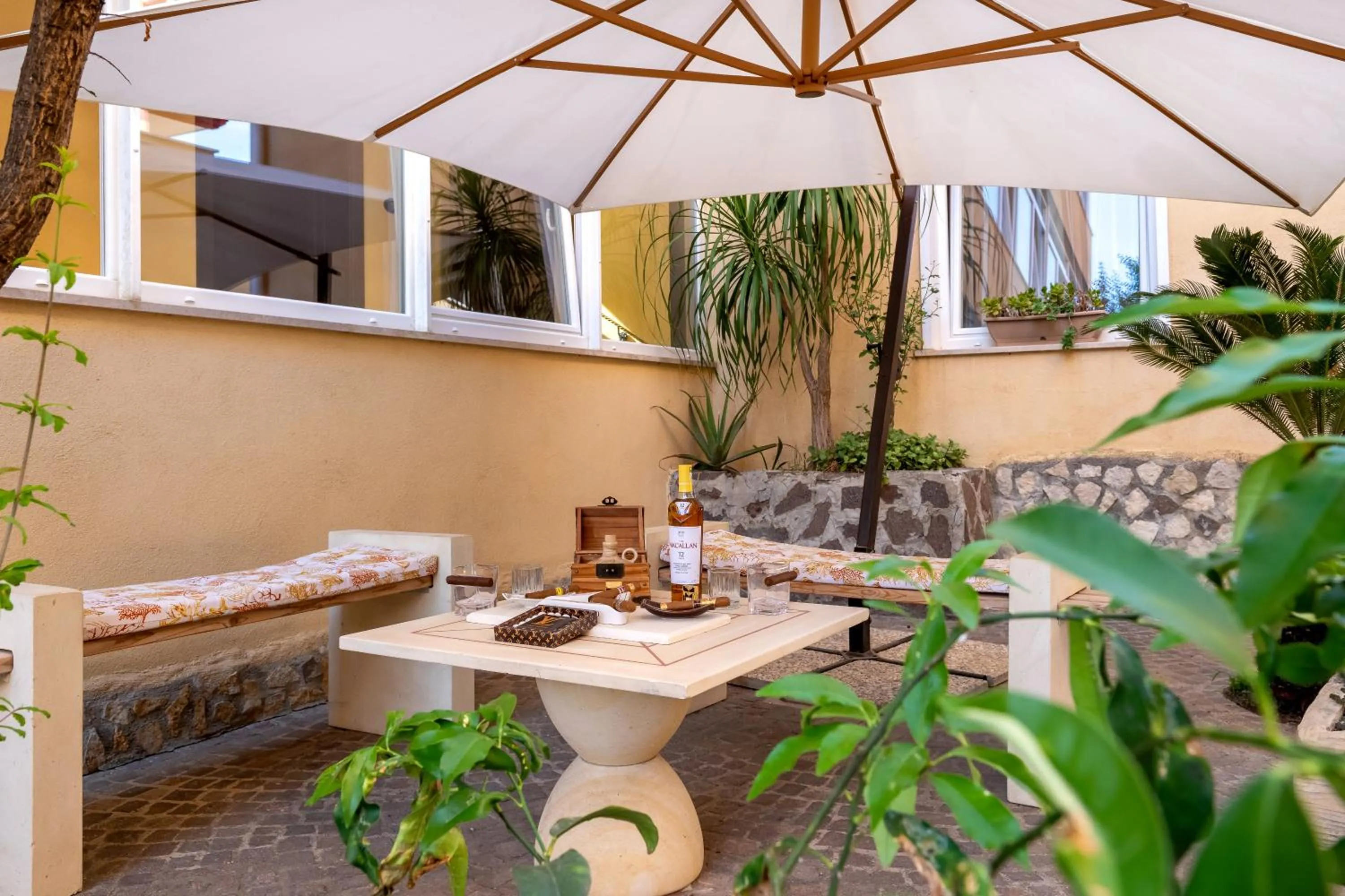 Hotel De La Ville Relais