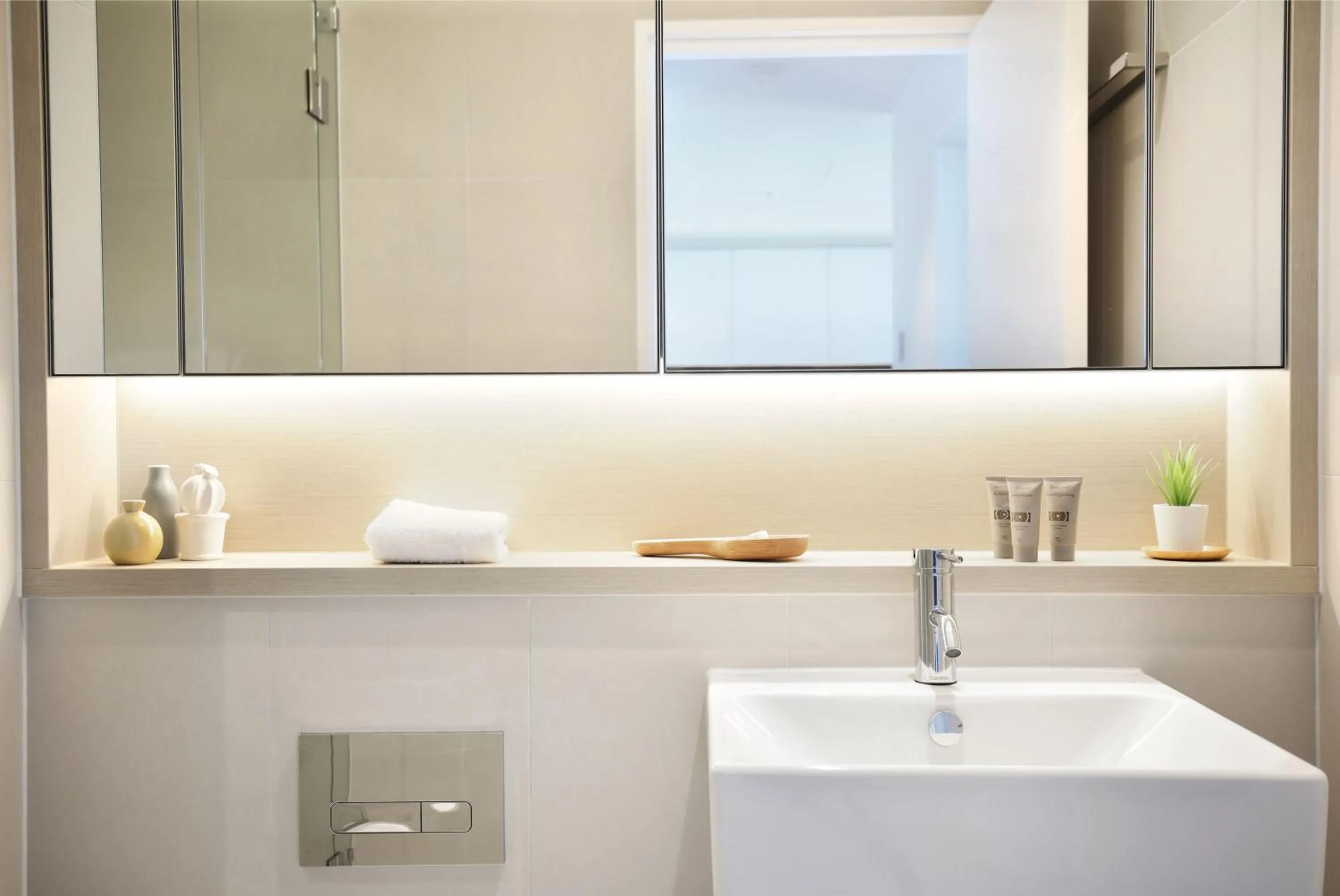 Orange Stay at Collins Wharf