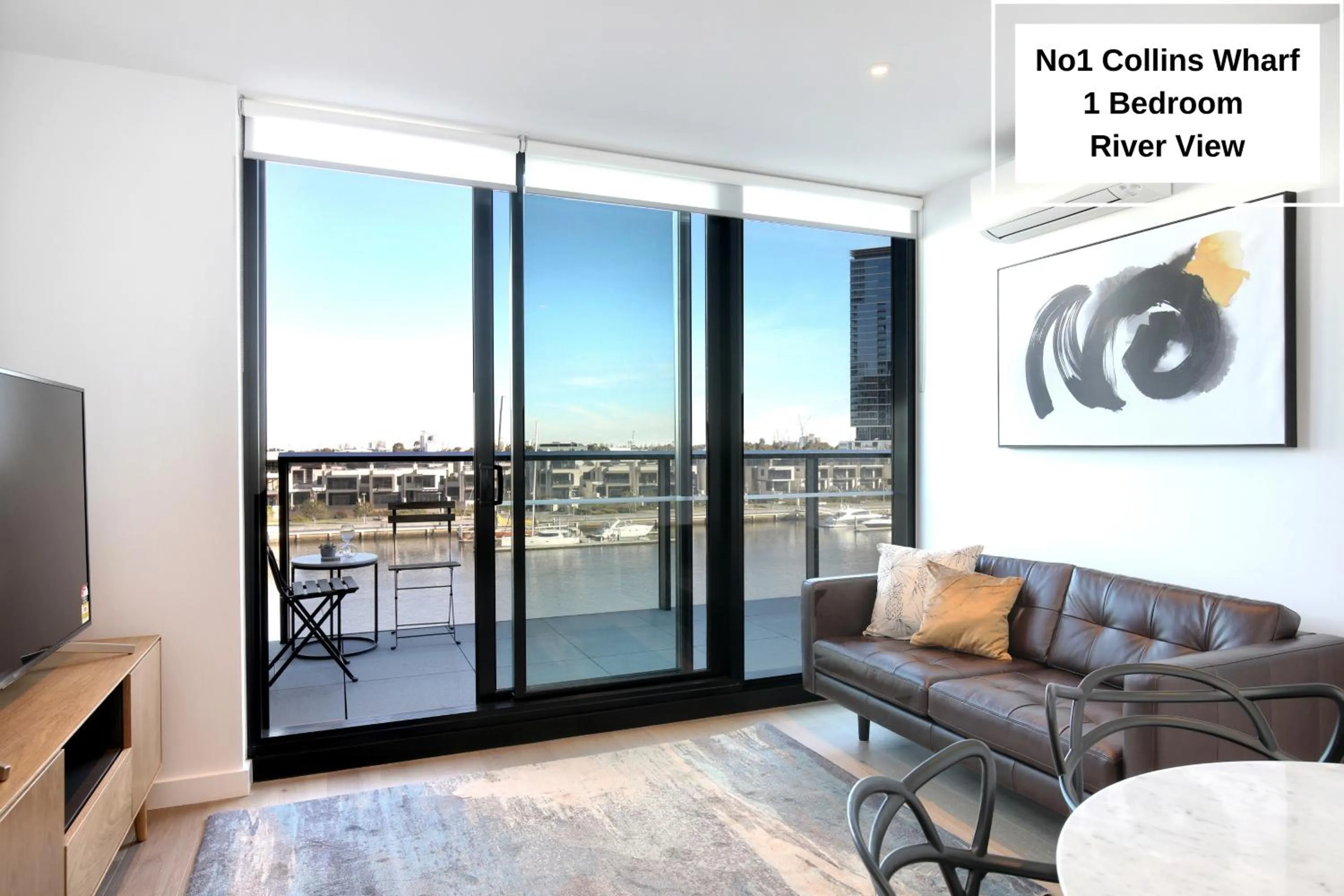 Balcony/Terrace in Orange Stay at Collins Wharf