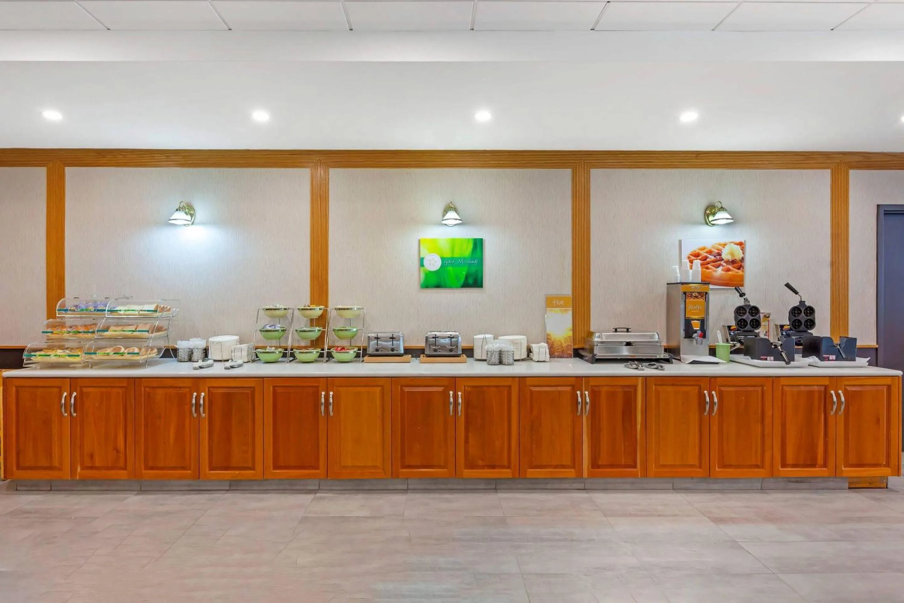 Breakfast in Quality Hotel Fallsview Cascade