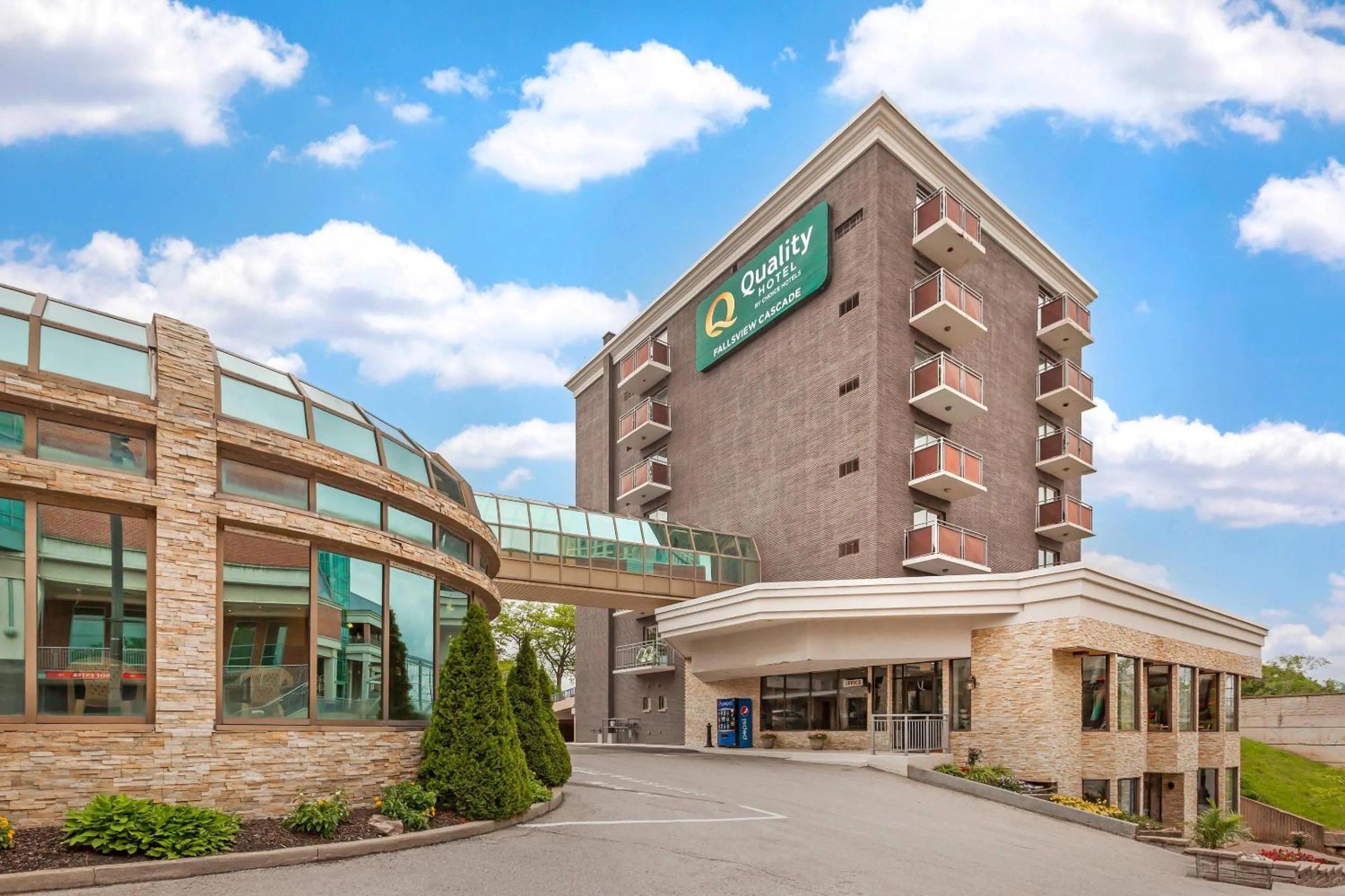 Property building in Quality Hotel Fallsview Cascade