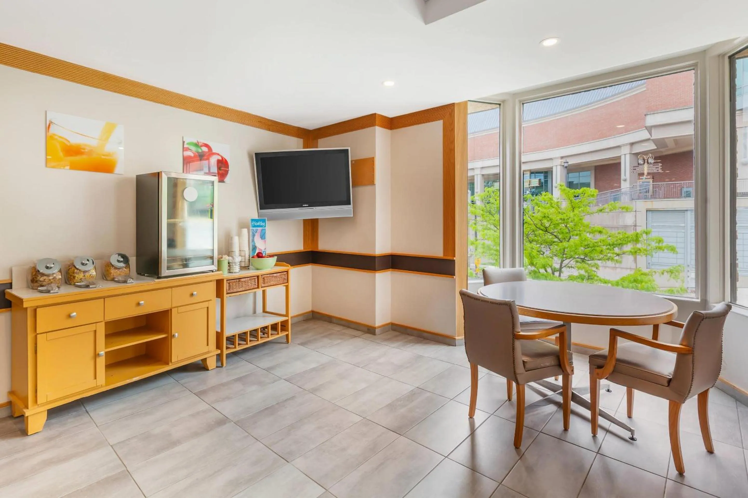 Breakfast in Quality Hotel Fallsview Cascade