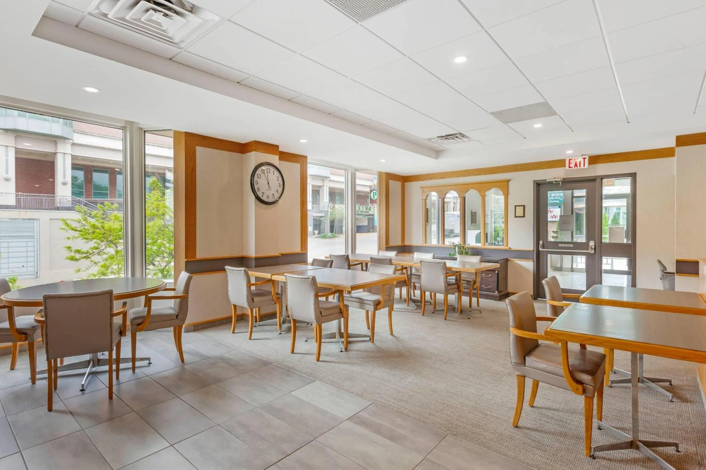 Breakfast in Quality Hotel Fallsview Cascade