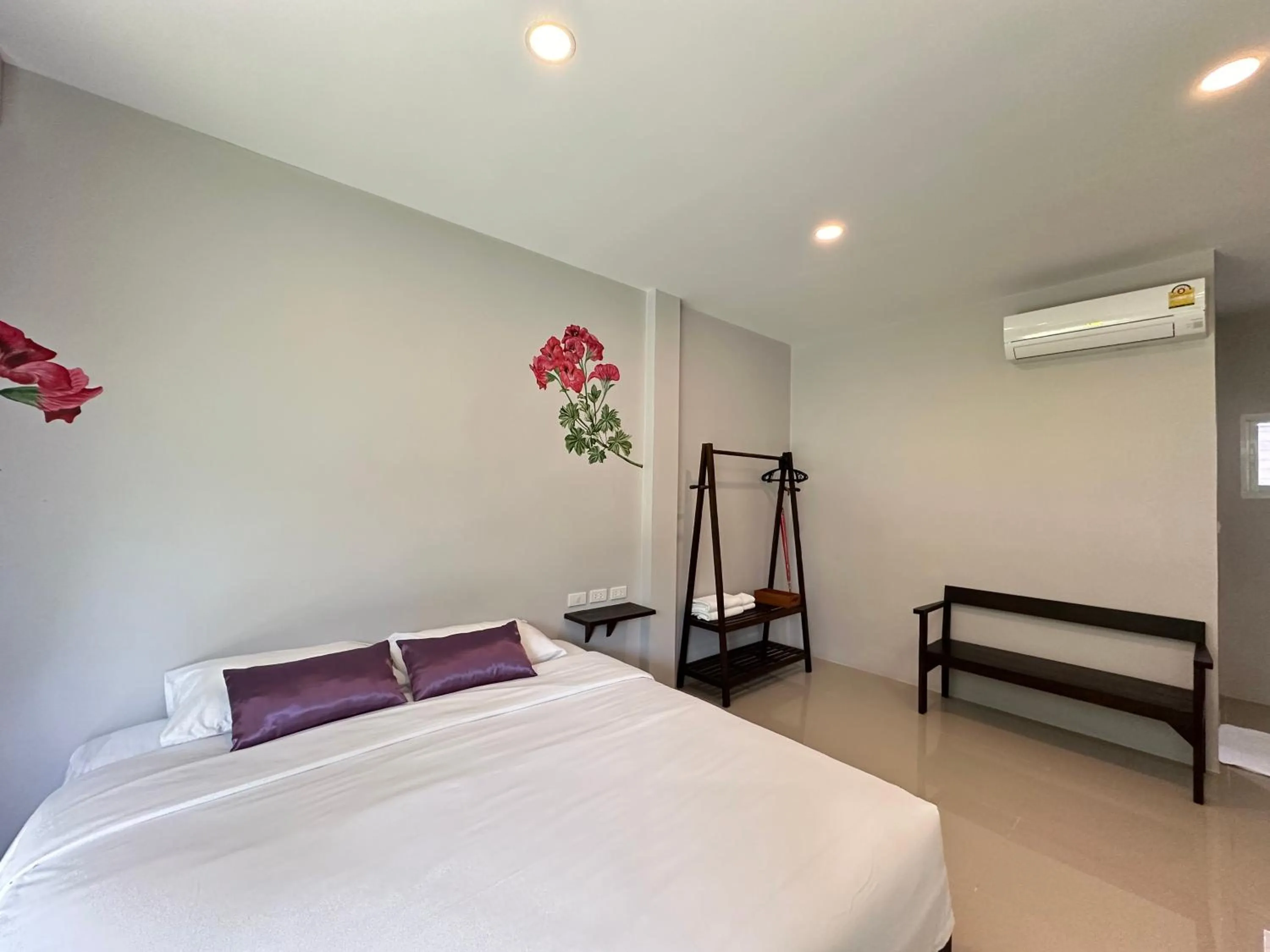 Photo of the whole room, Bed in Be Leaf Resort SHA