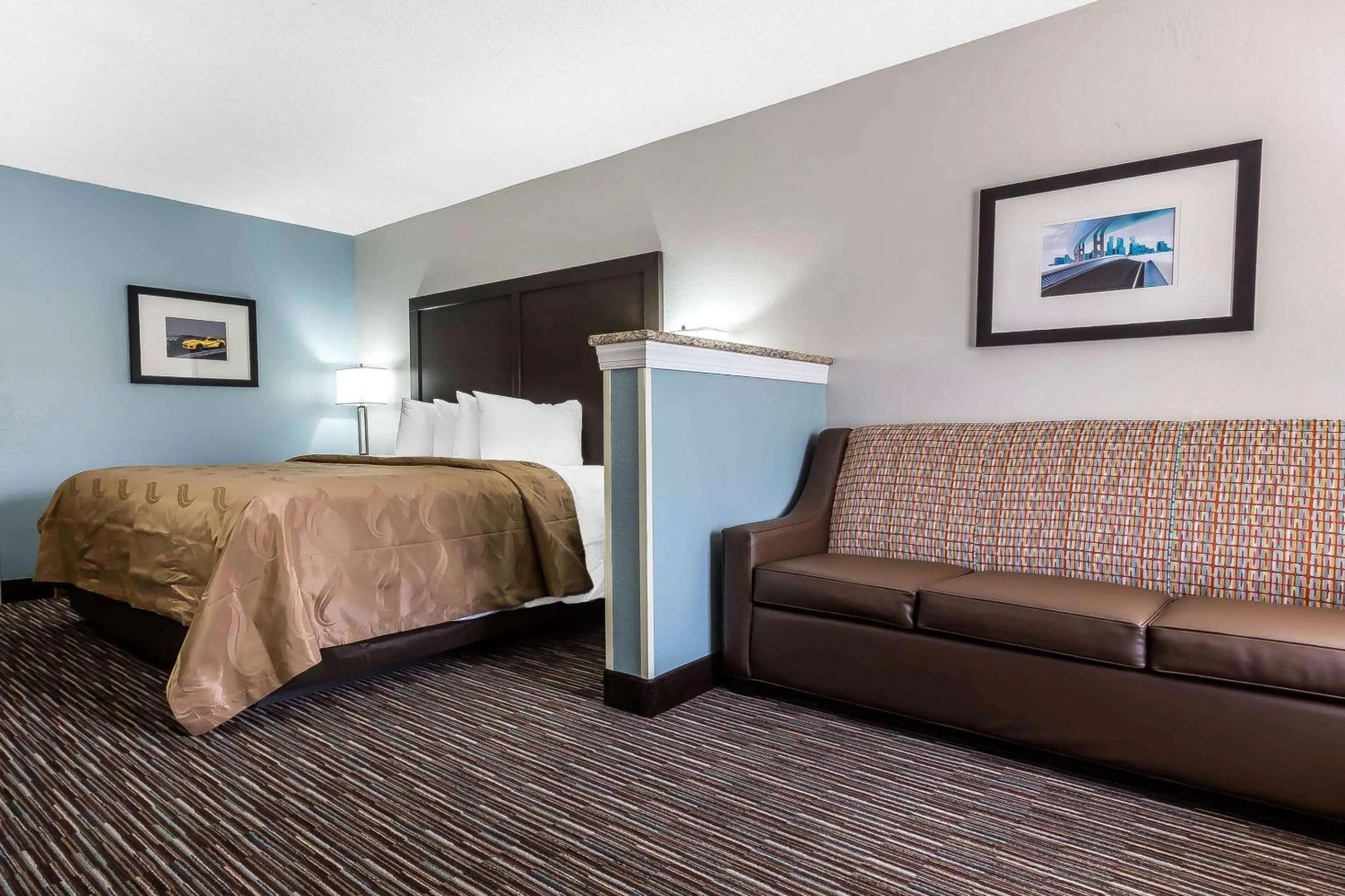 Photo of the whole room, Bed in Quality Inn & Suites Mooresville-Lake Norman