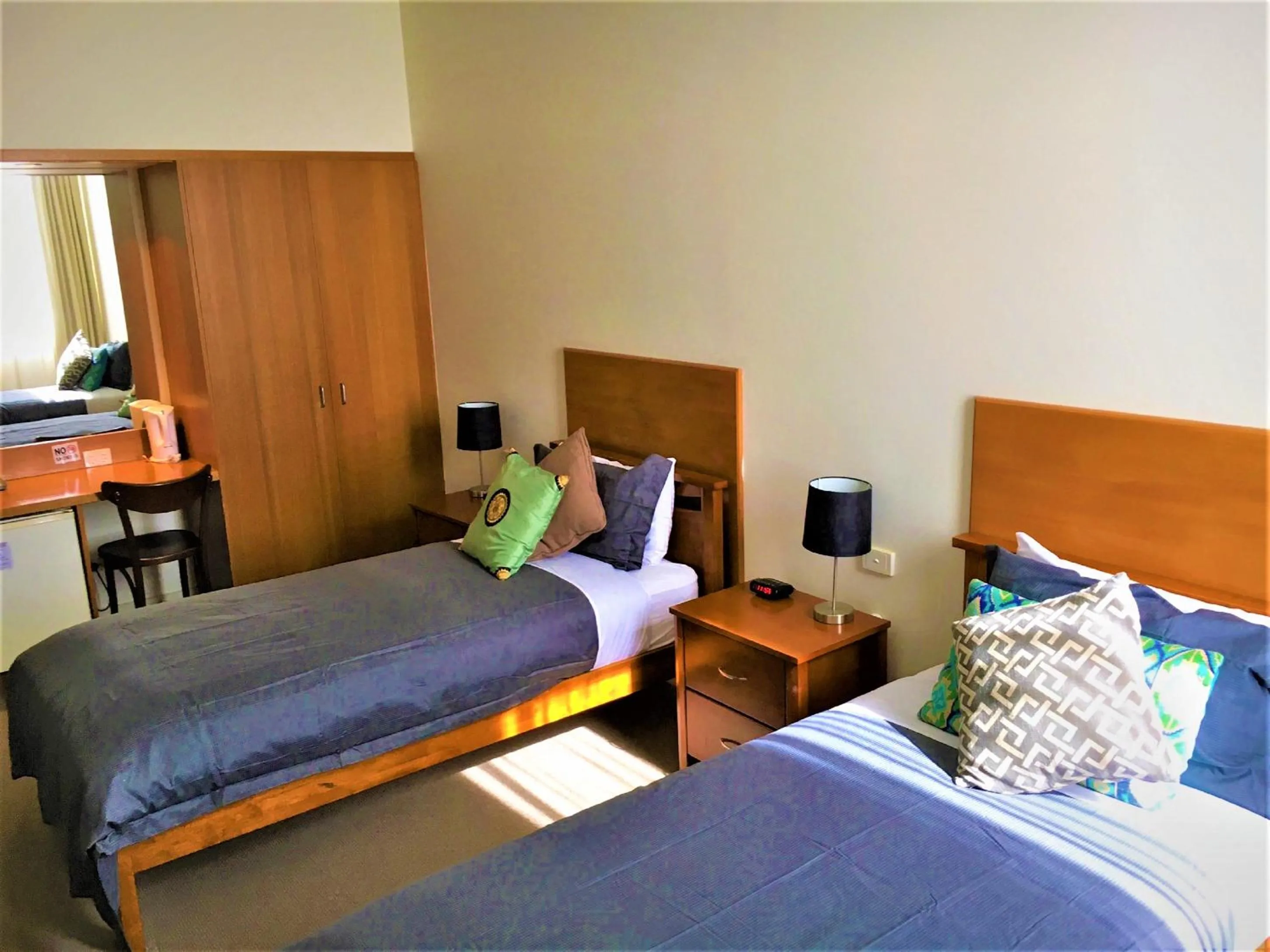 Photo of the whole room, Bed in Plough Hotel