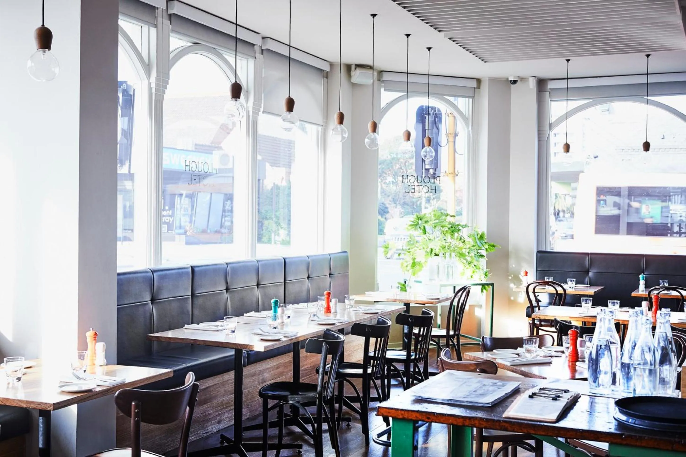 Restaurant/places to eat in Plough Hotel