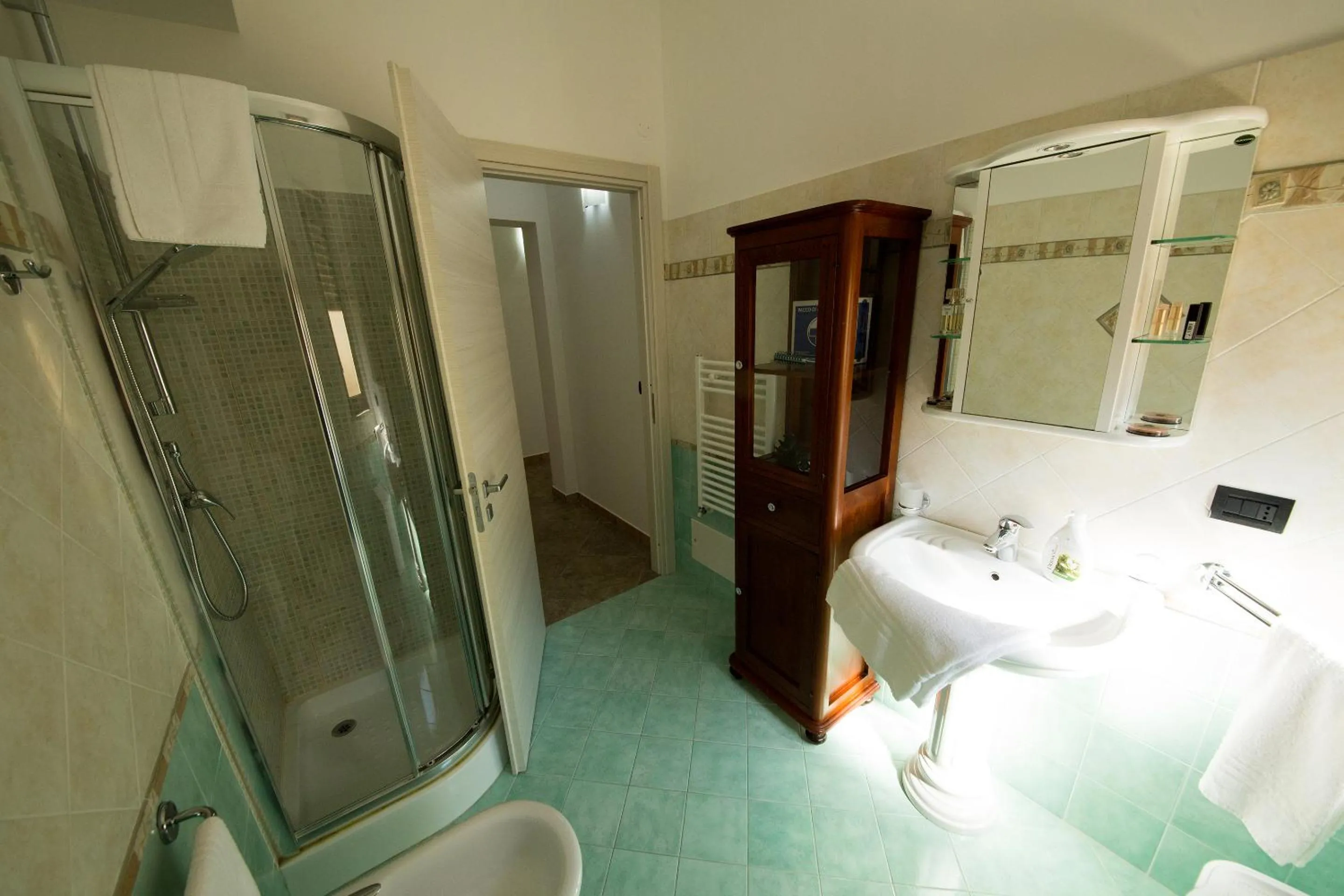 Bathroom, Bed in Sicilia Case Vacanze