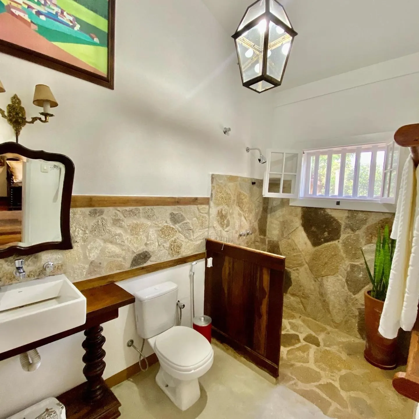 Toilet in Segredo da Serra Guest House