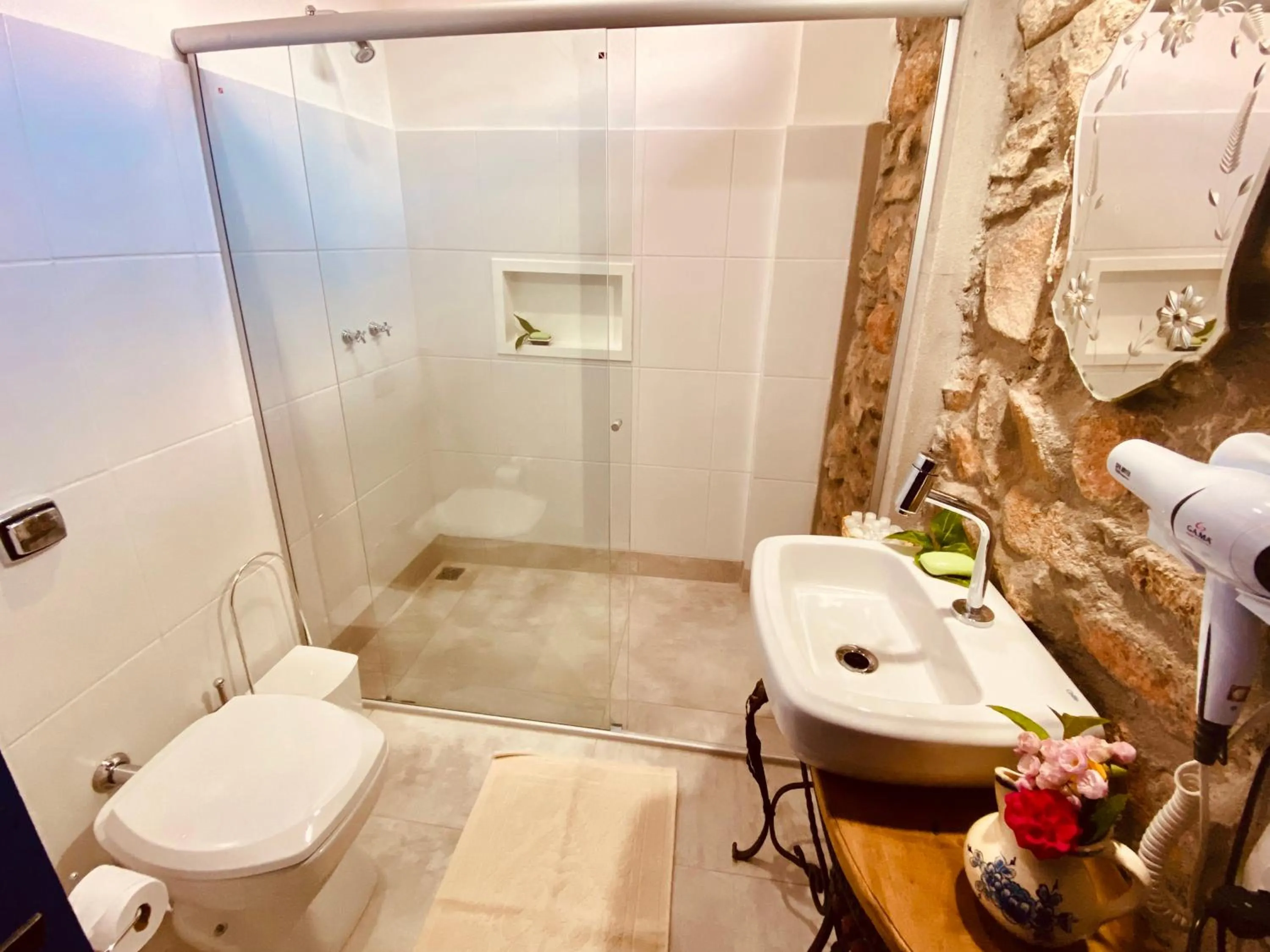 Bathroom in Segredo da Serra Guest House