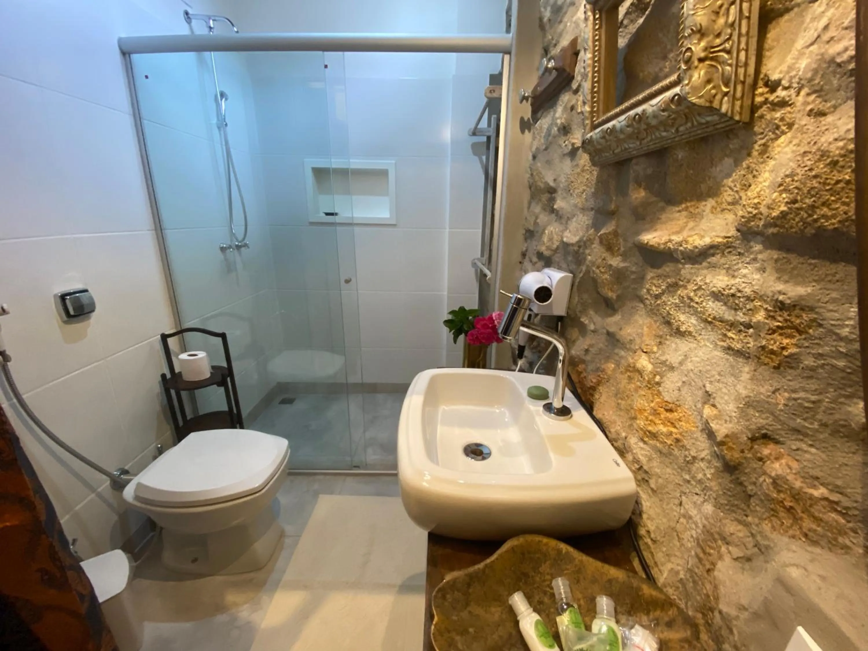 Bathroom in Segredo da Serra Guest House