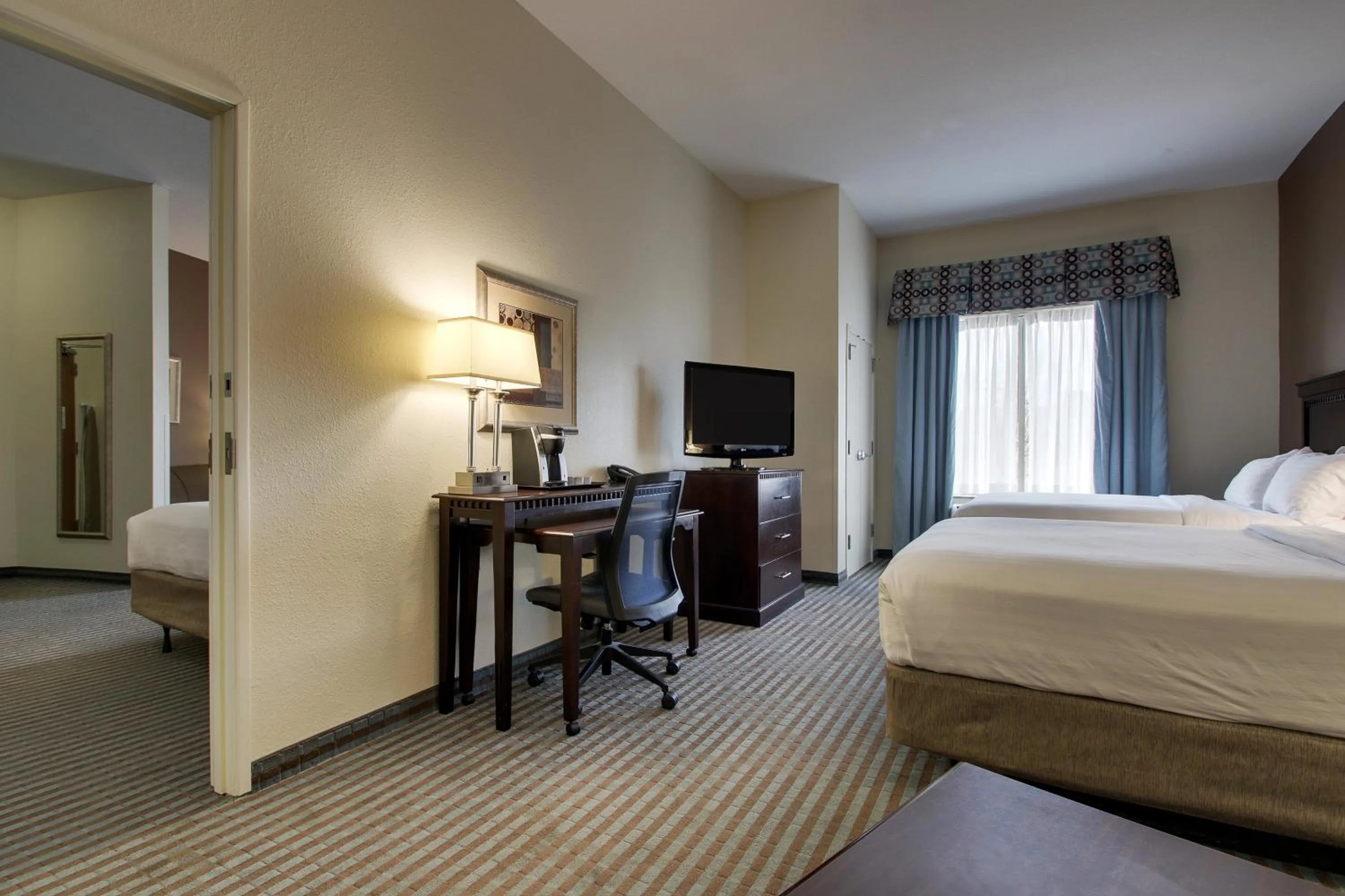 Photo of the whole room, Bed in Holiday Inn Express Leland - Wilmington Area by IHG