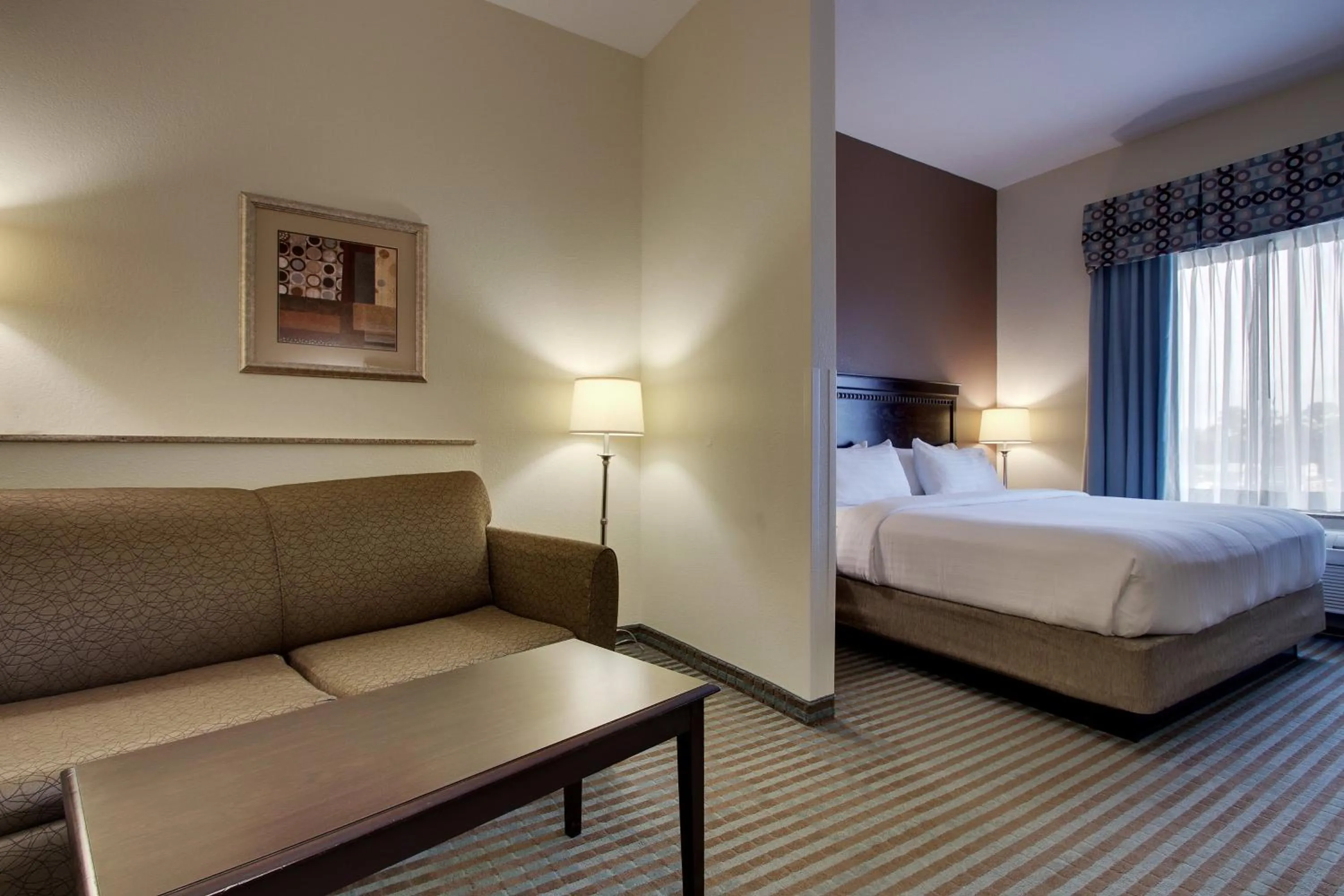 Photo of the whole room, Bed in Holiday Inn Express Leland - Wilmington Area by IHG