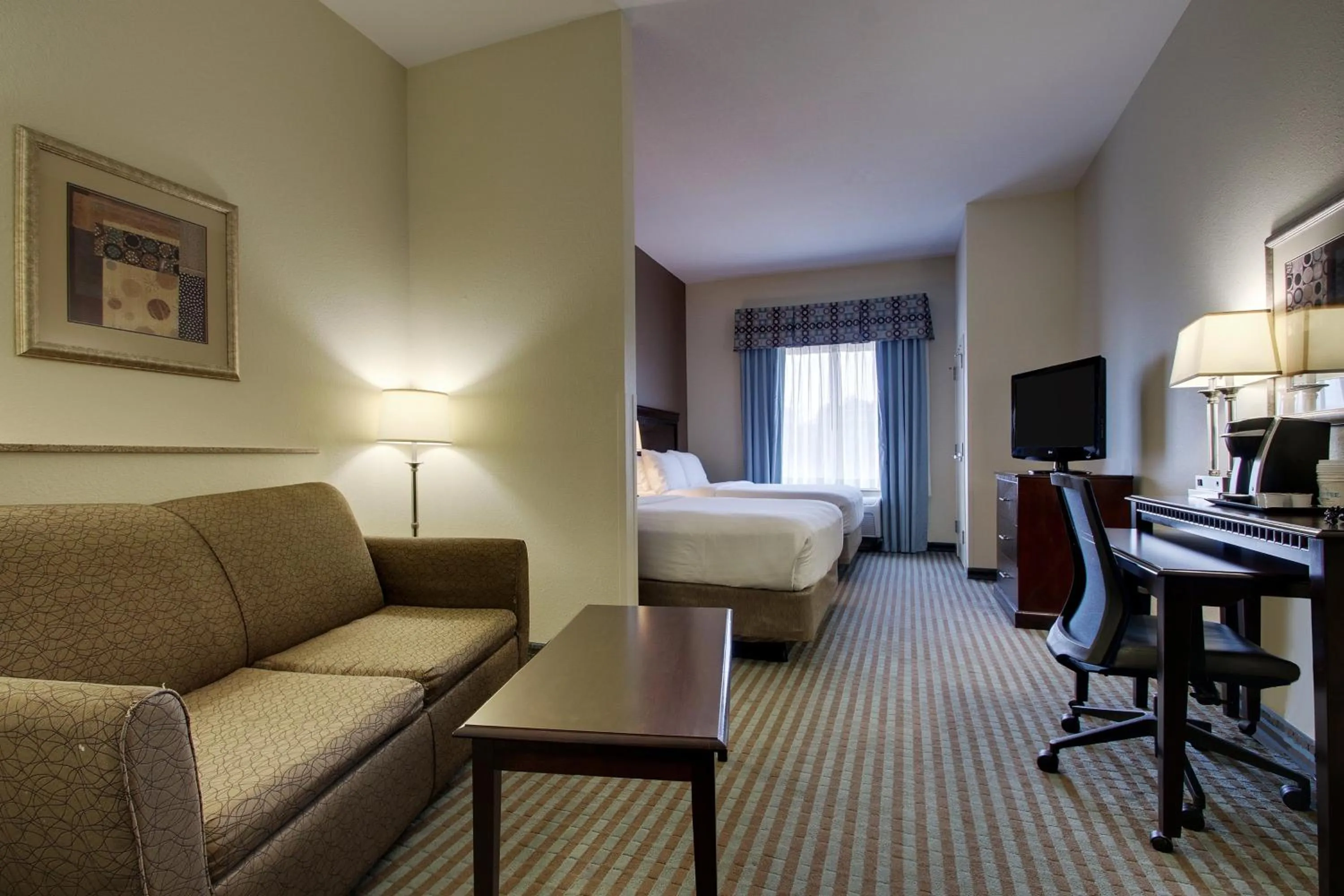 Photo of the whole room, Bed in Holiday Inn Express Leland - Wilmington Area by IHG