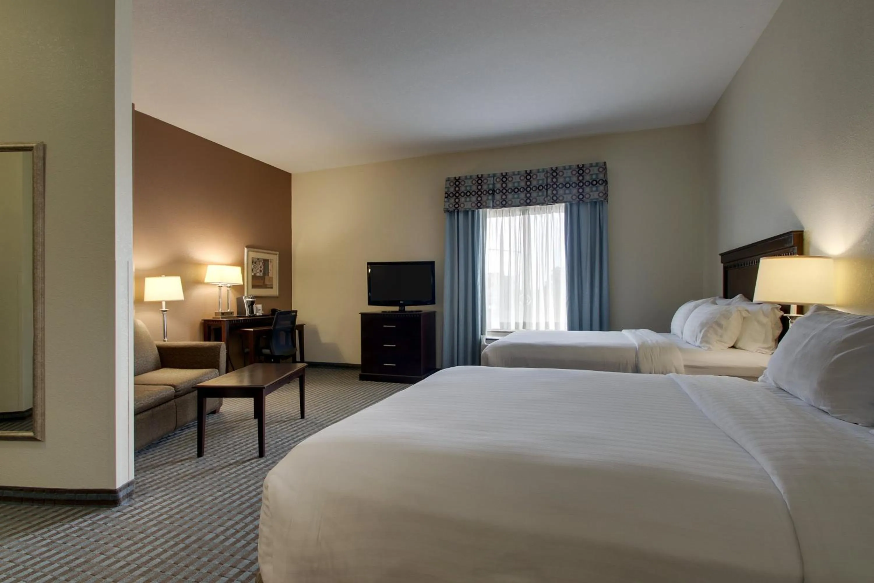 Photo of the whole room, Bed in Holiday Inn Express Leland - Wilmington Area by IHG