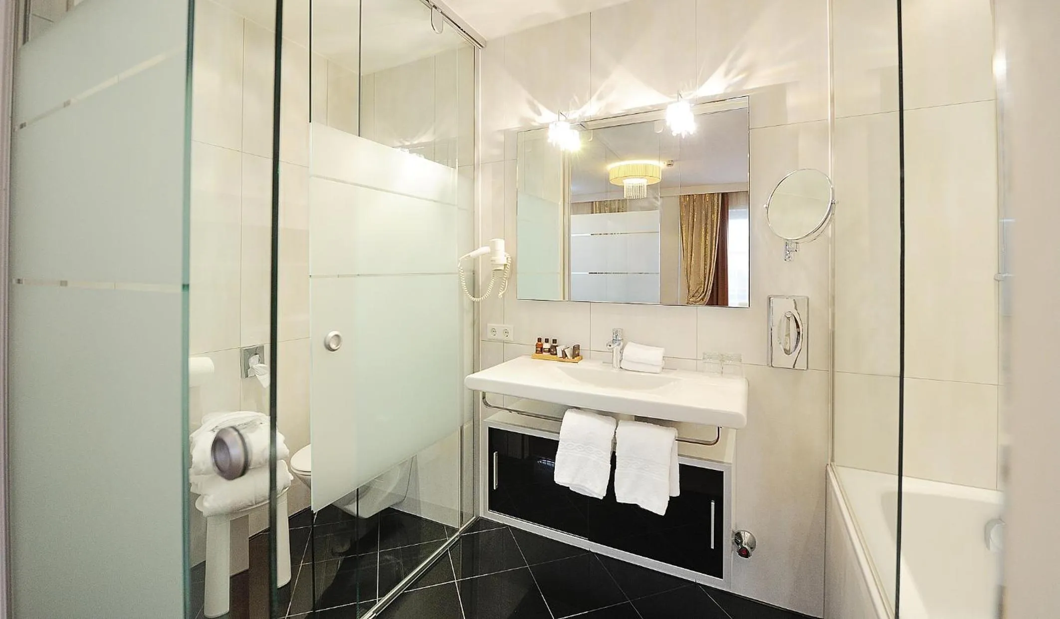 Bathroom in Hotel Brigitte