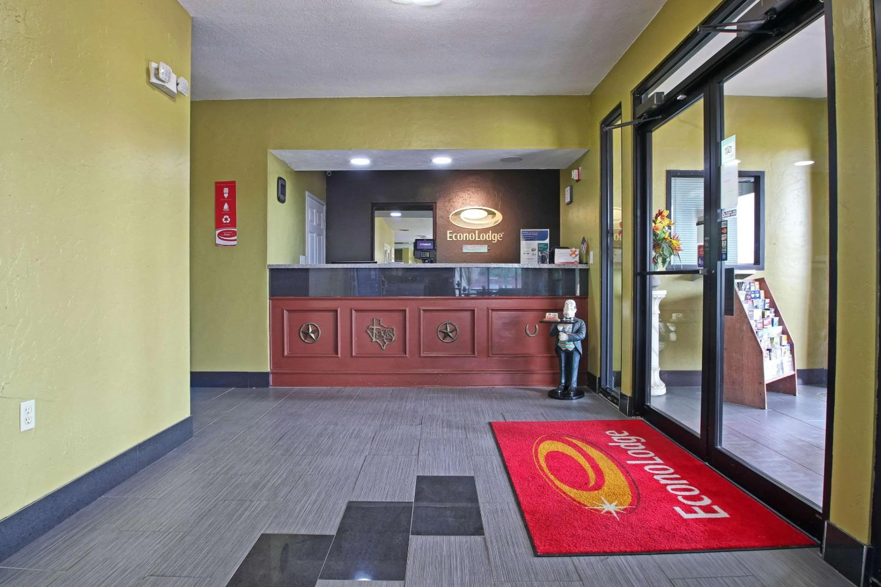 Lobby or reception in Econo Lodge Hillsboro I-35