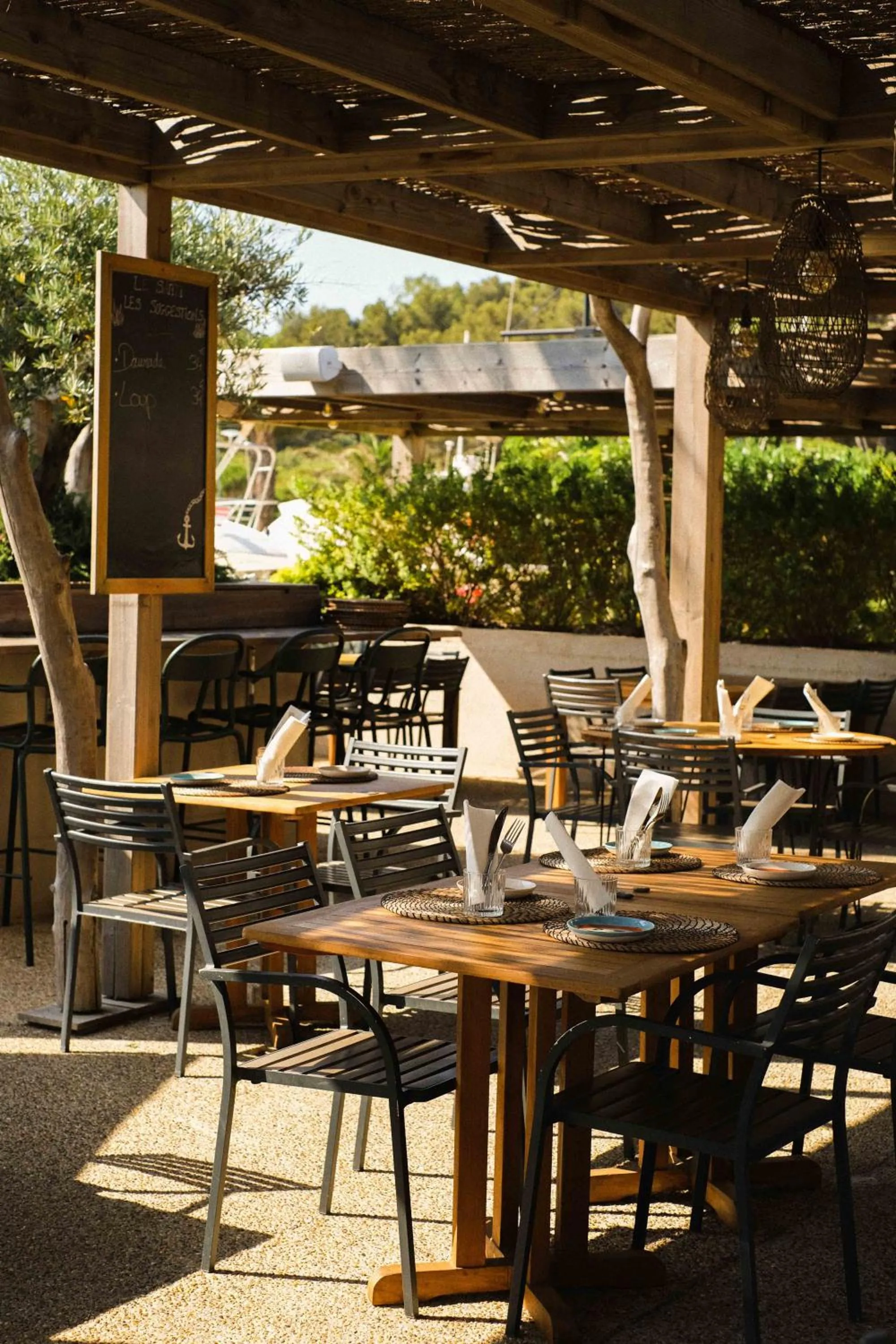 Restaurant/places to eat in Hôtel Helios & SPA - Ile des Embiez