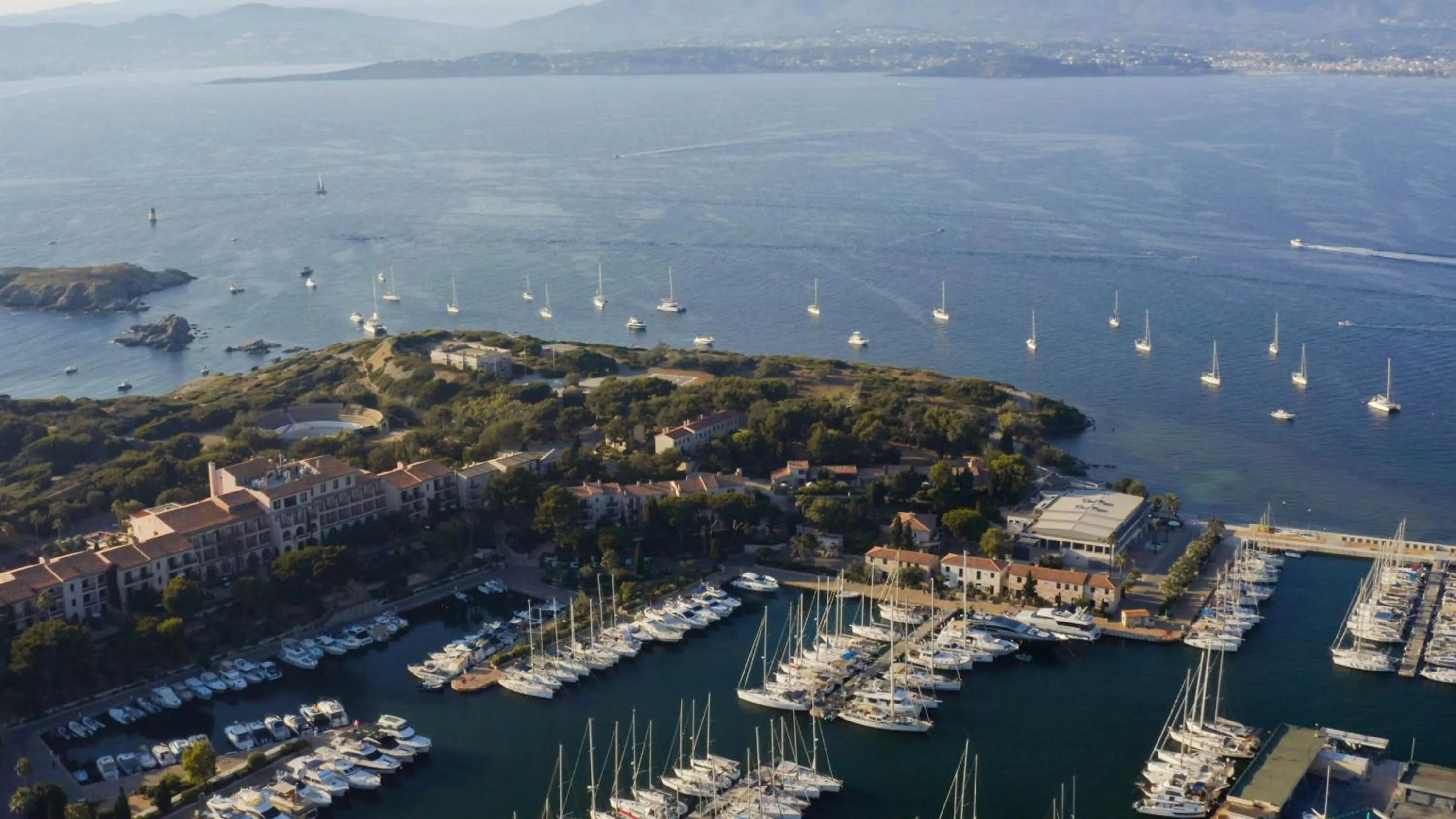 Bird's eye view in Hôtel Helios & SPA - Ile des Embiez